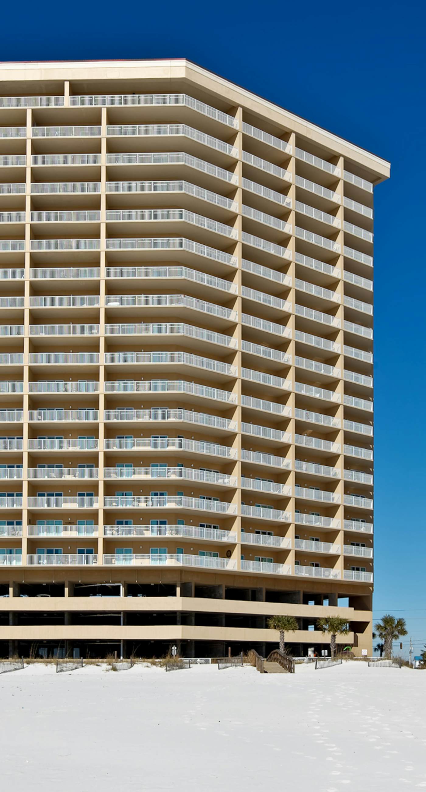 Beachfront condo w spacious layout, swim-through outdoor indoor pool & hot tub