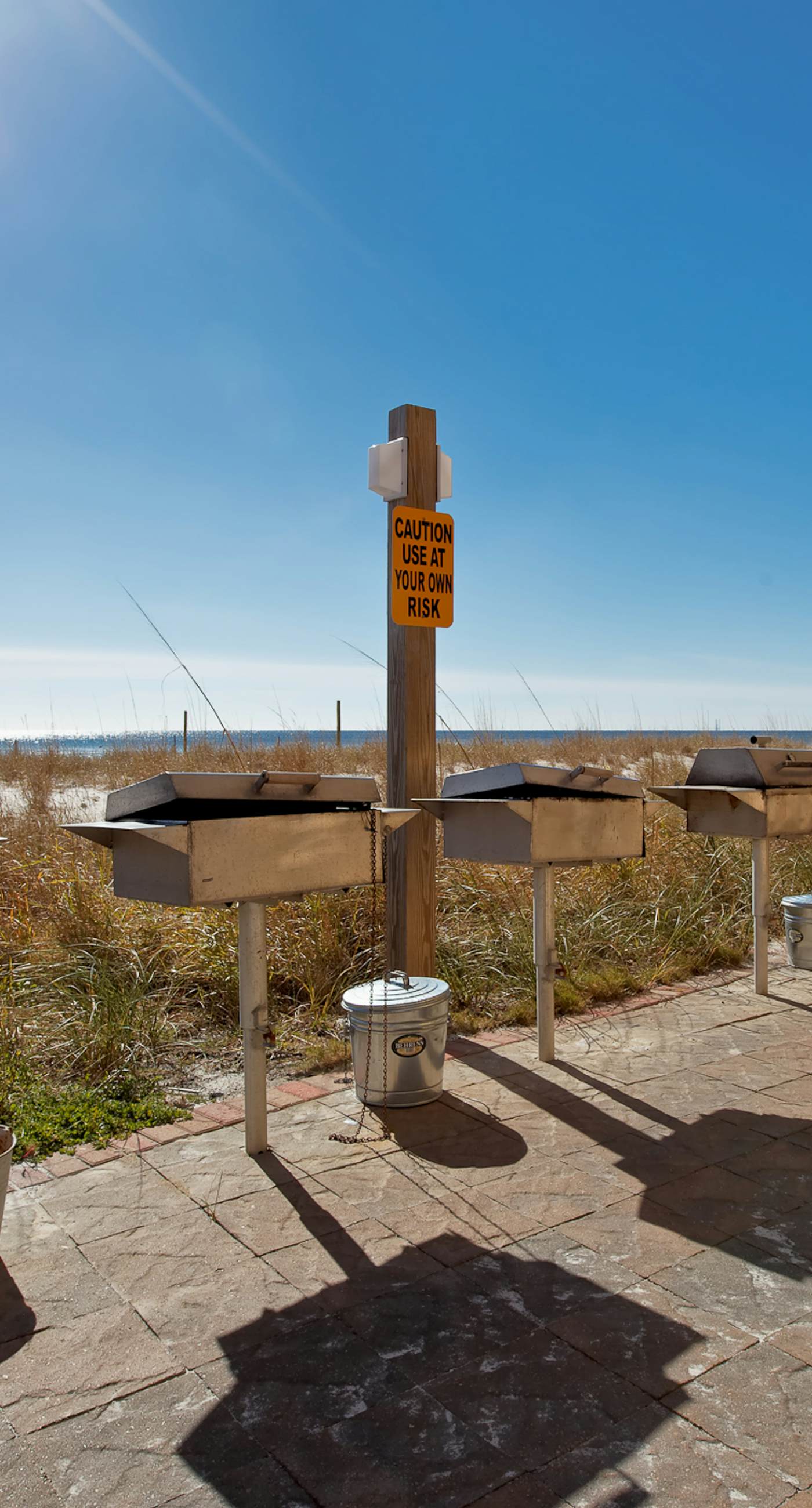 Beachfront condo w spacious layout, swim-through outdoor indoor pool & hot tub