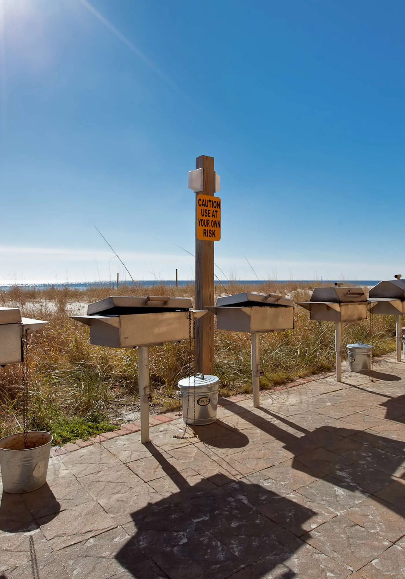 Beachfront condo w spacious layout, swim-through outdoor indoor pool & hot tub