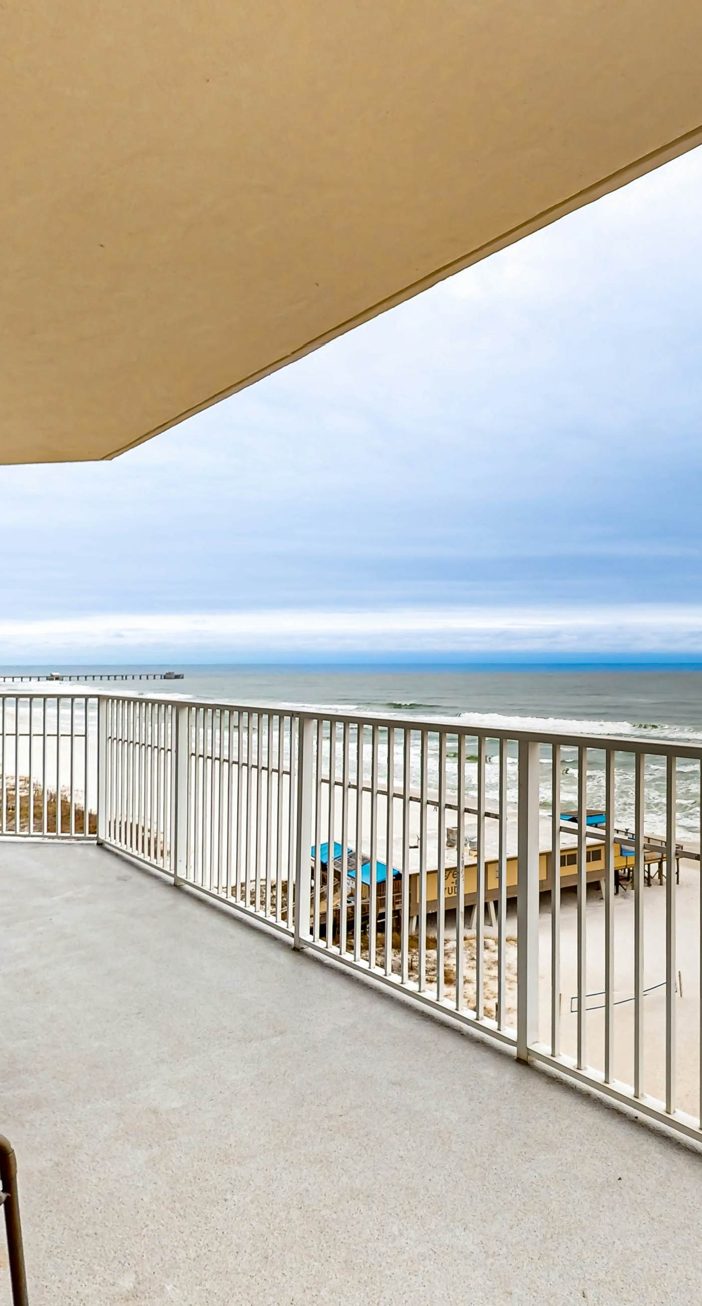 Gulf front condo w swim-through outdoor & indoor pool, hot tub, and sauna