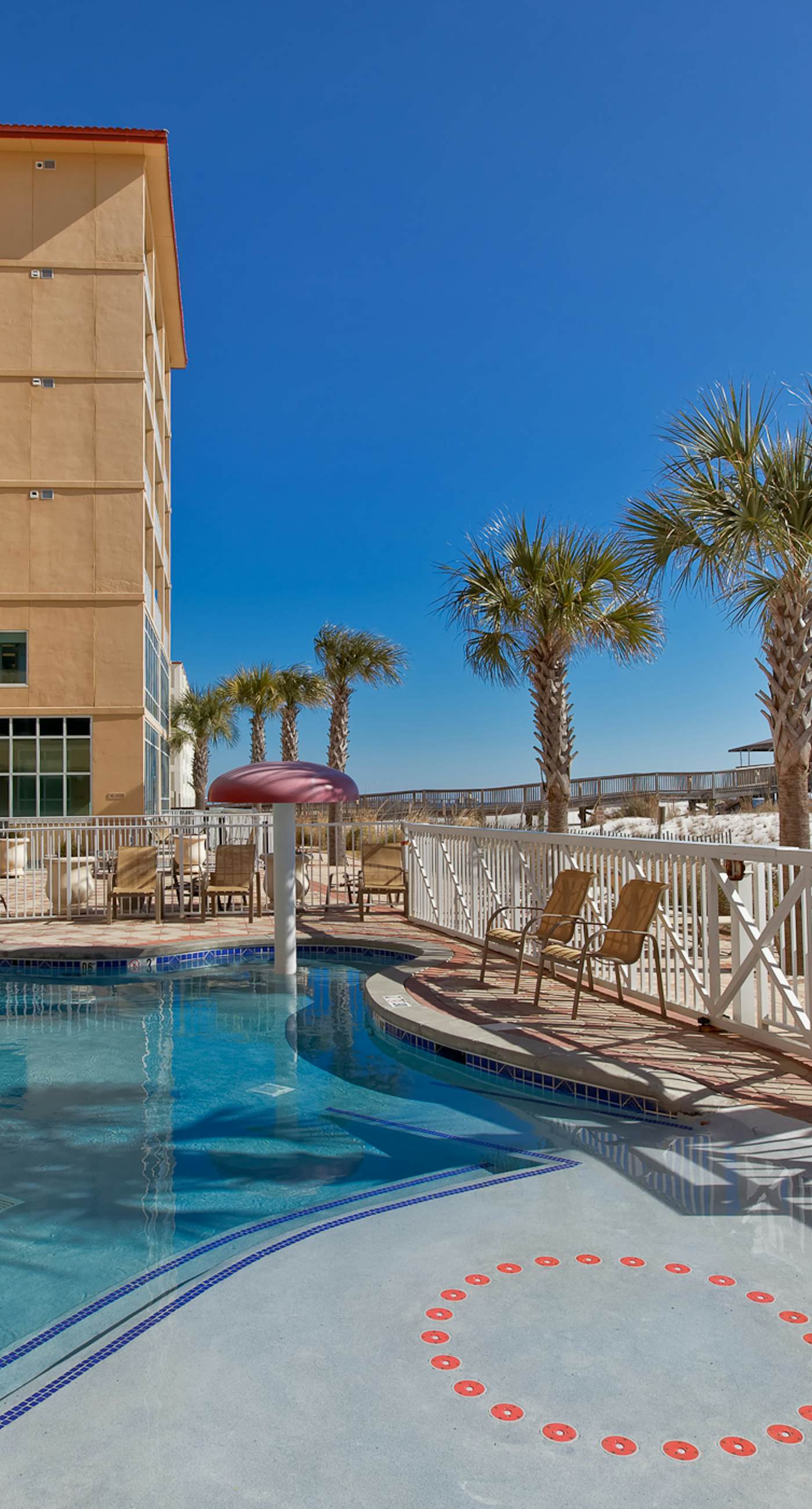 Gulf front condo w swim-through outdoor & indoor pool, hot tub, and sauna
