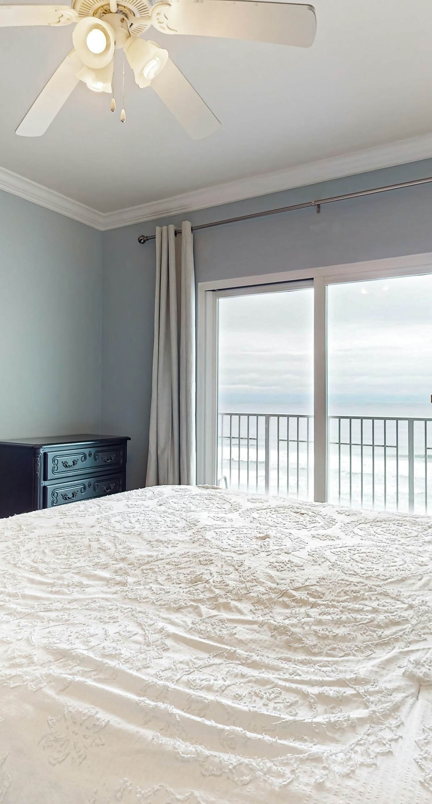 Gulf front condo w swim-through outdoor & indoor pool, hot tub, and sauna