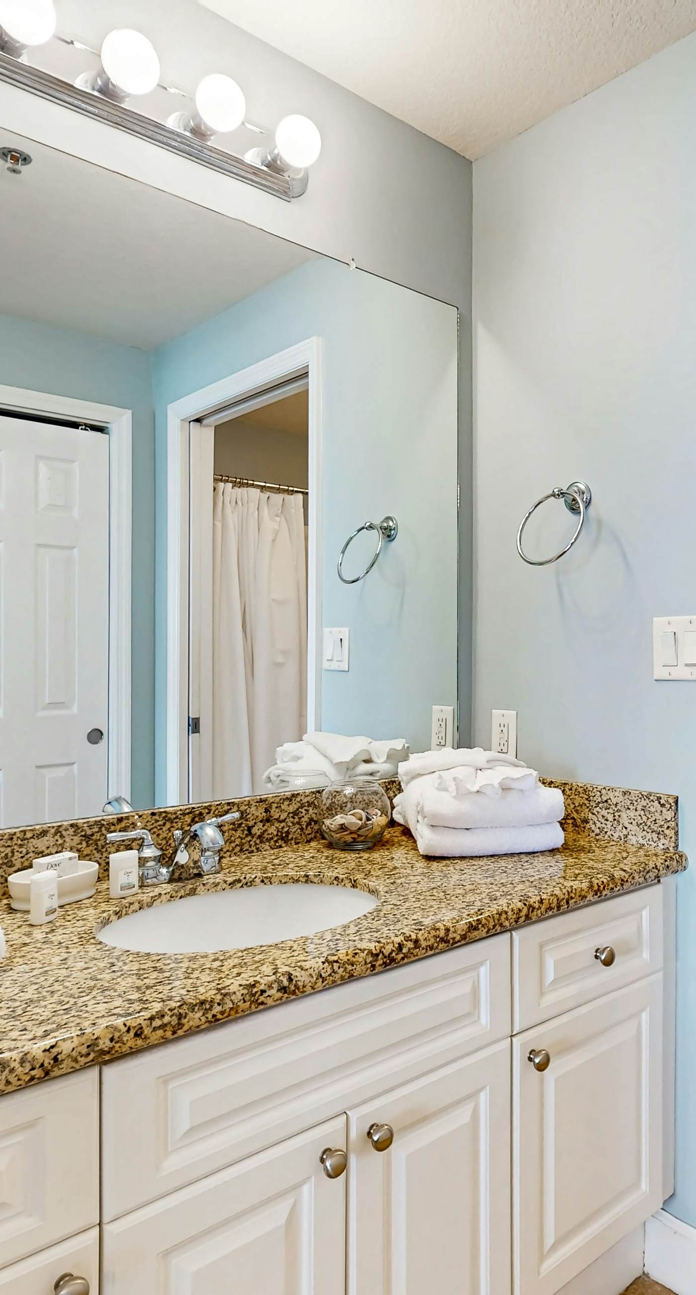 Gulf front condo w swim-through outdoor & indoor pool, hot tub, and sauna