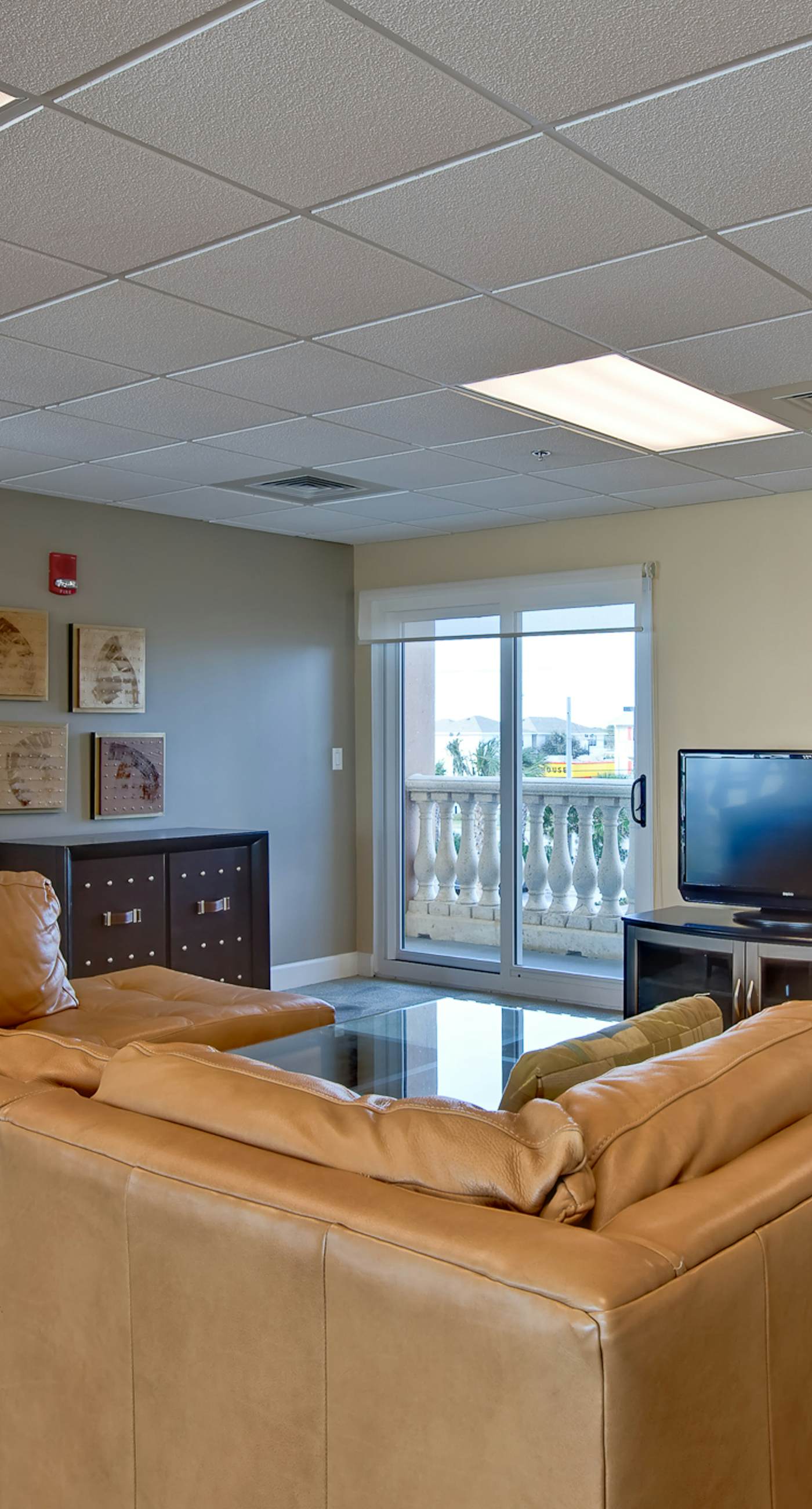 Gulf front condo w swim-through outdoor & indoor pool, hot tub, and sauna