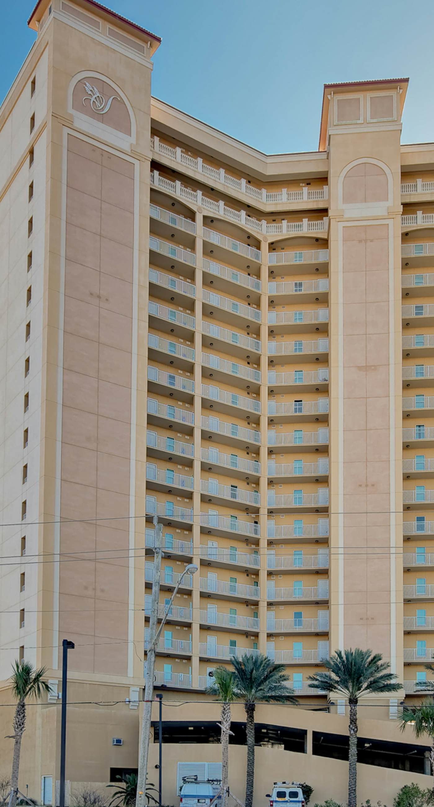 Gulf front condo w swim-through outdoor & indoor pool, hot tub, and sauna