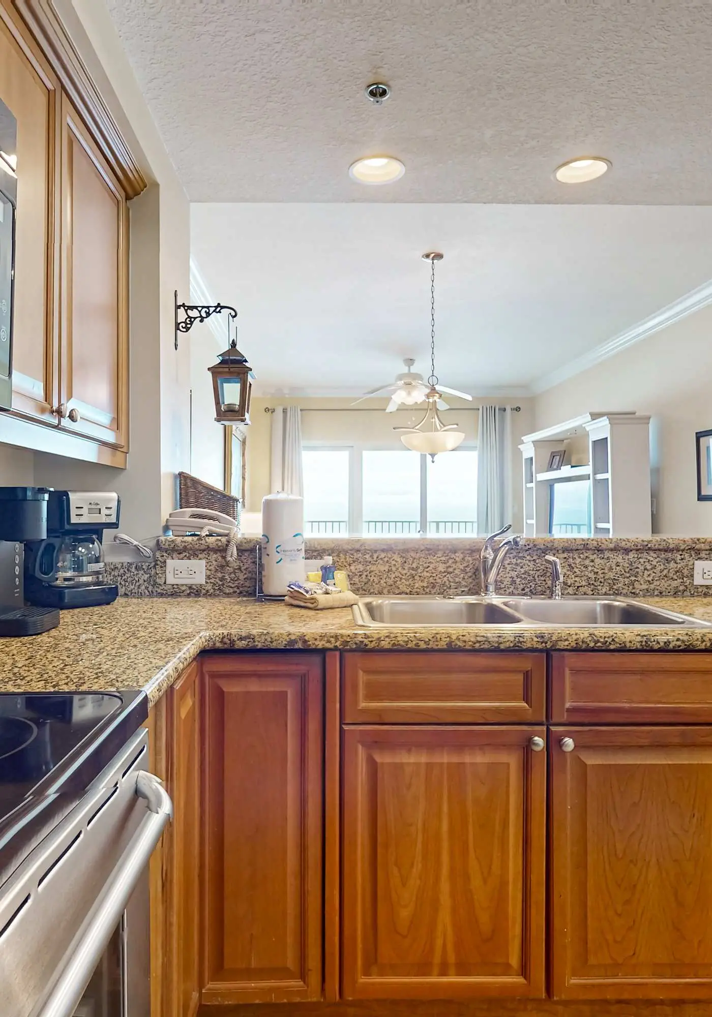 Gulf front condo w swim-through outdoor & indoor pool, hot tub, and sauna
