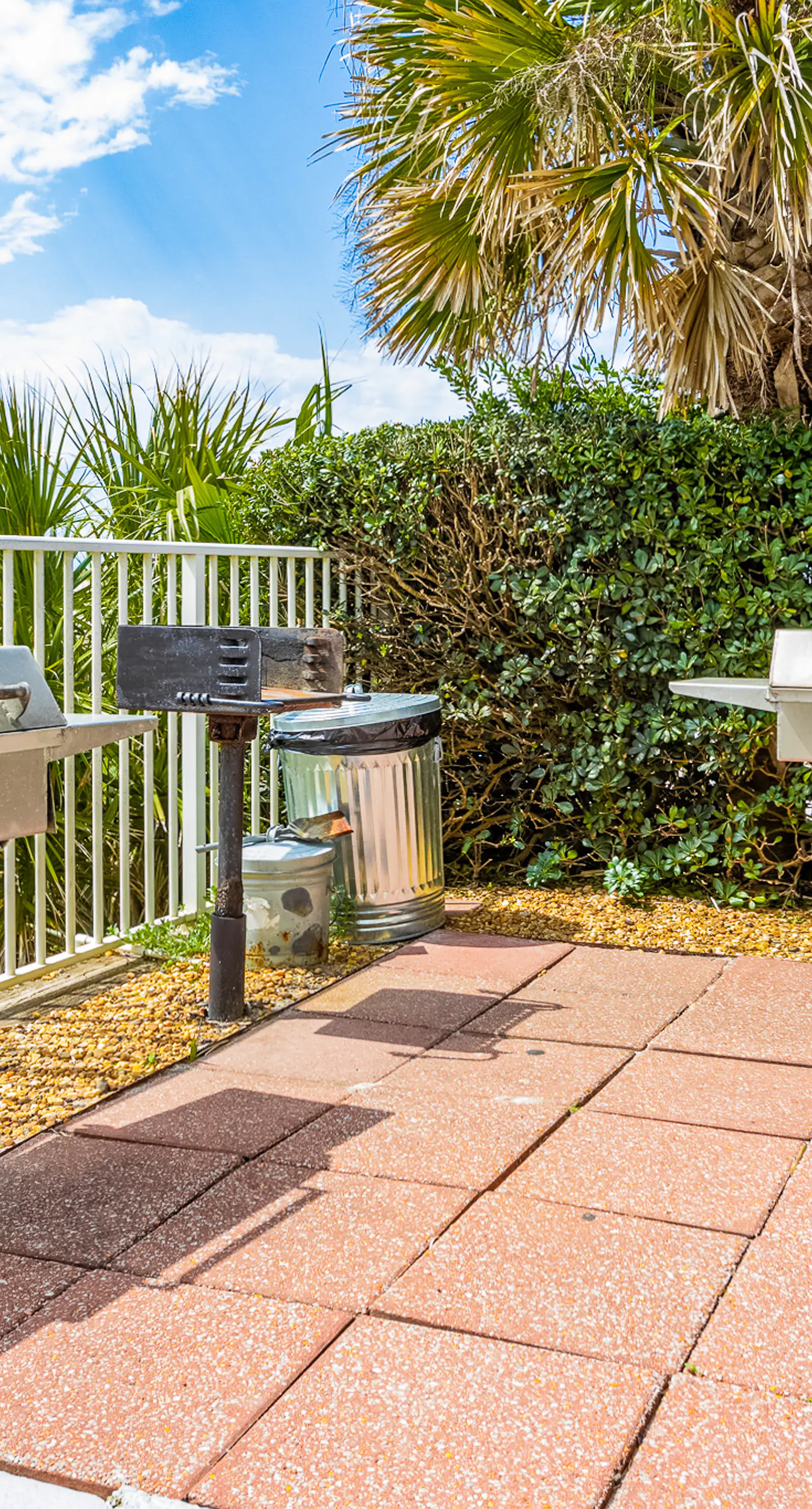 Gulf front getaway w/ panoramic beach views & a shared, heated pool