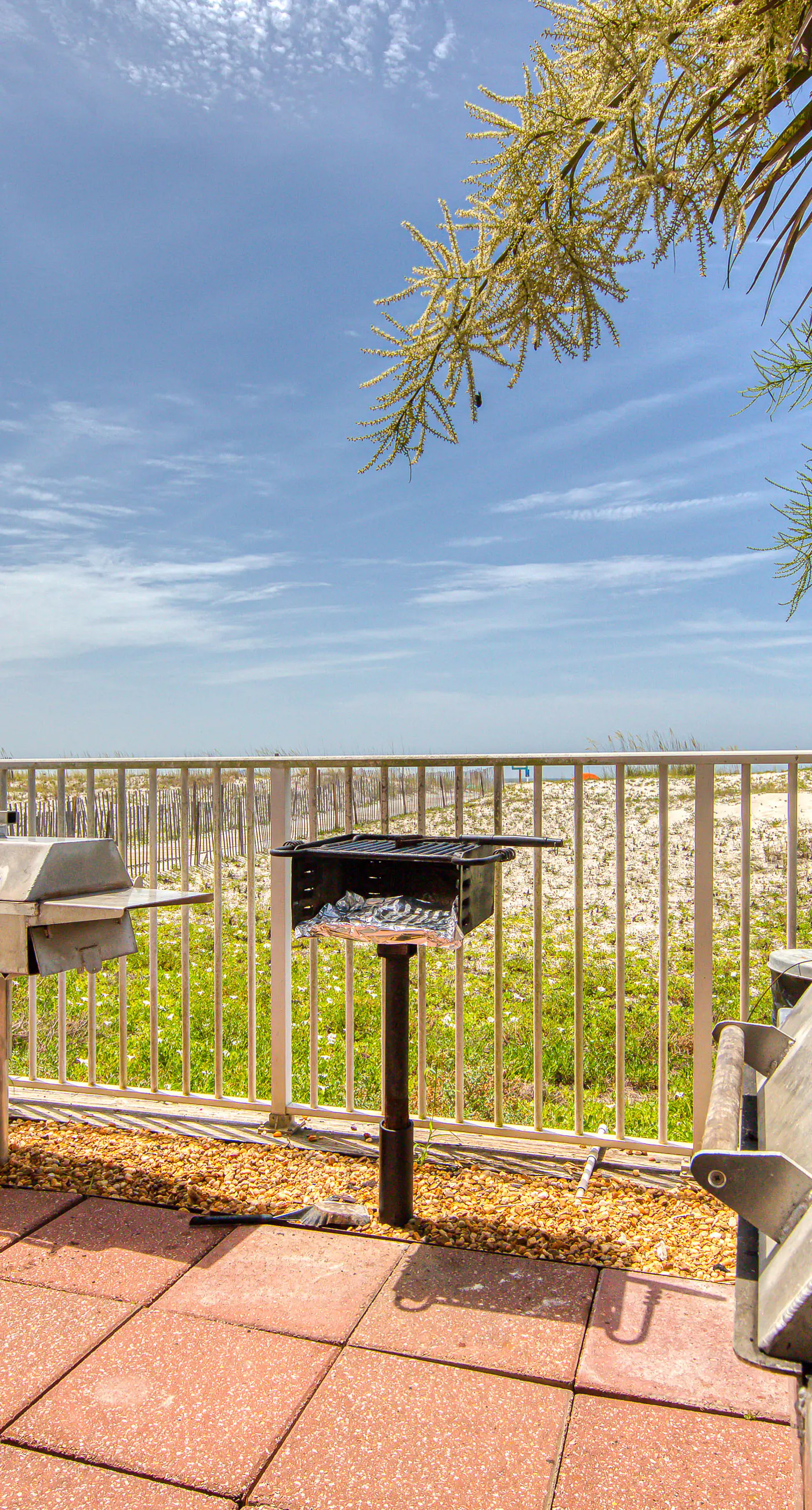 Gulf front getaway w/ panoramic beach views & a shared, heated pool
