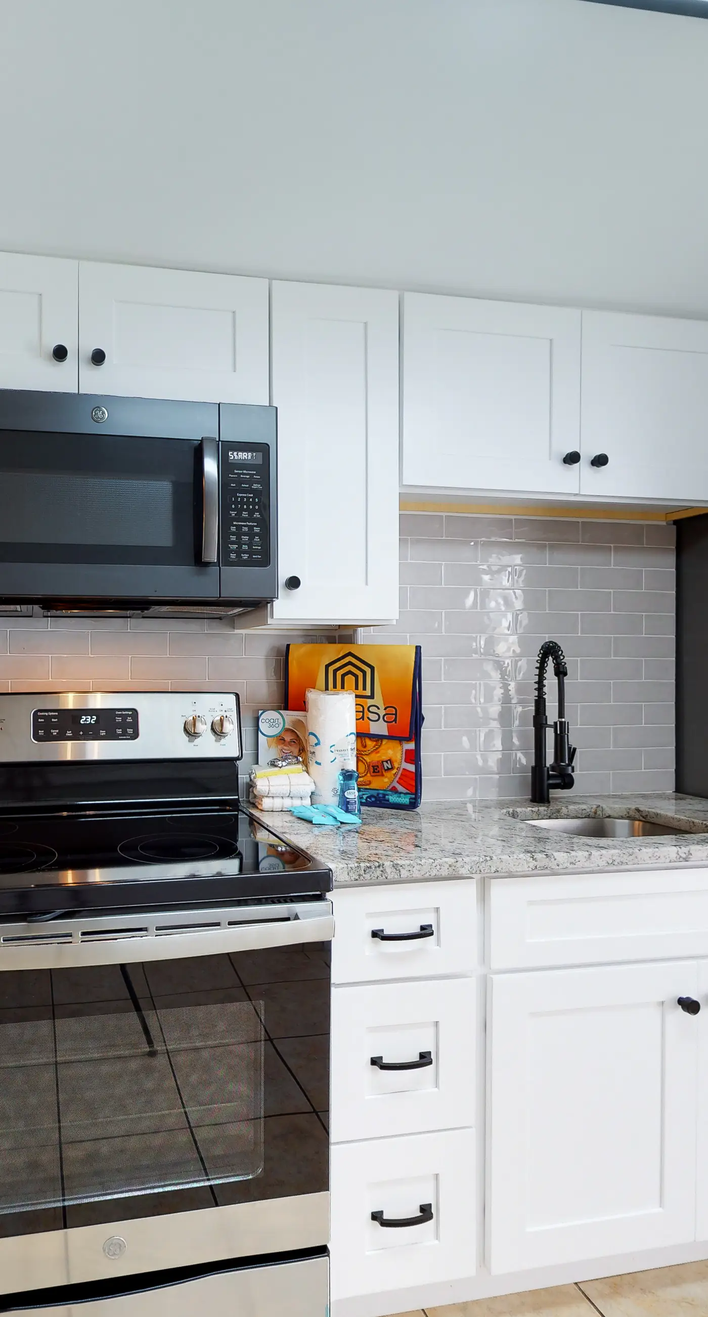 Inviting Condo w/ Shared Pools, Hot Tub, Tennis, & Beach Access