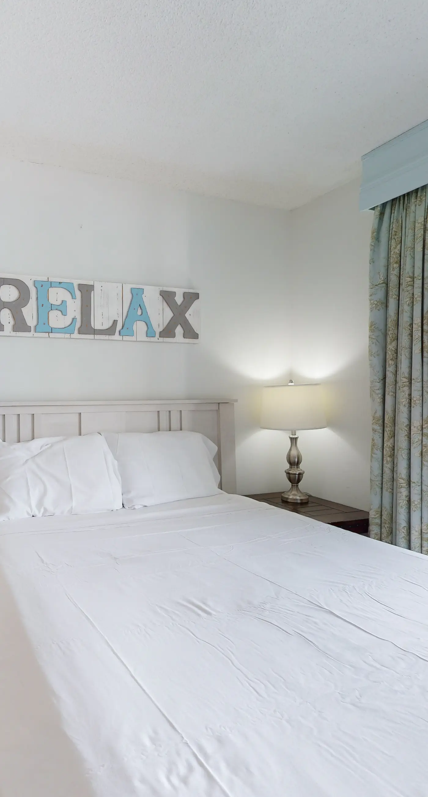 Inviting Condo w/ Shared Pools, Hot Tub, Tennis, & Beach Access