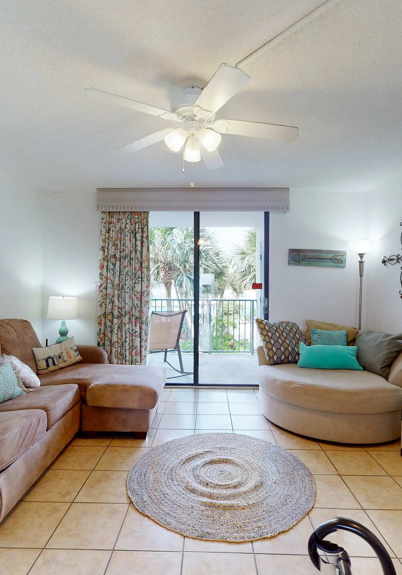 Inviting Condo w/ Shared Pools, Hot Tub, Tennis, & Beach Access