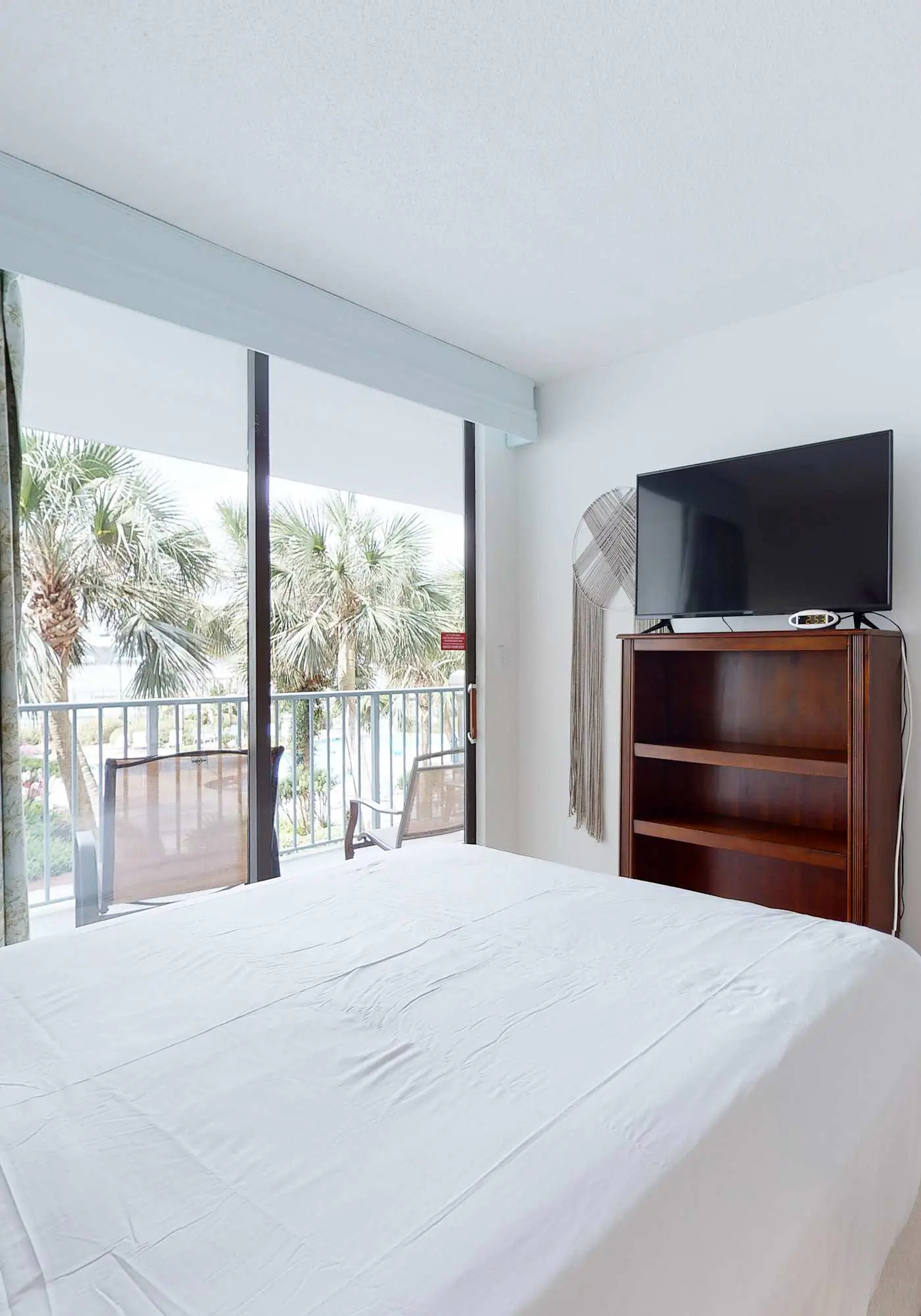 Inviting Condo w/ Shared Pools, Hot Tub, Tennis, & Beach Access
