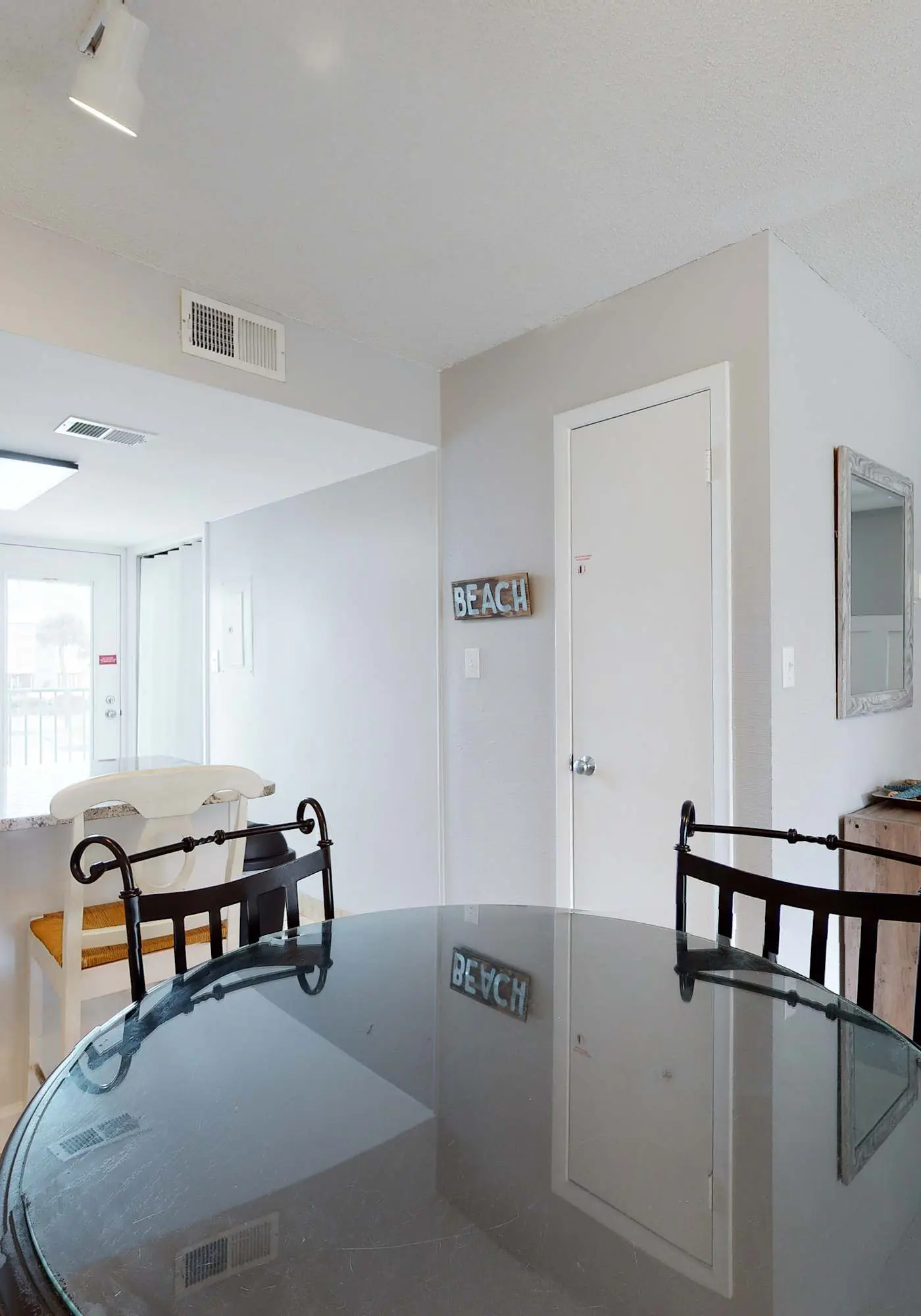 Inviting Condo w/ Shared Pools, Hot Tub, Tennis, & Beach Access
