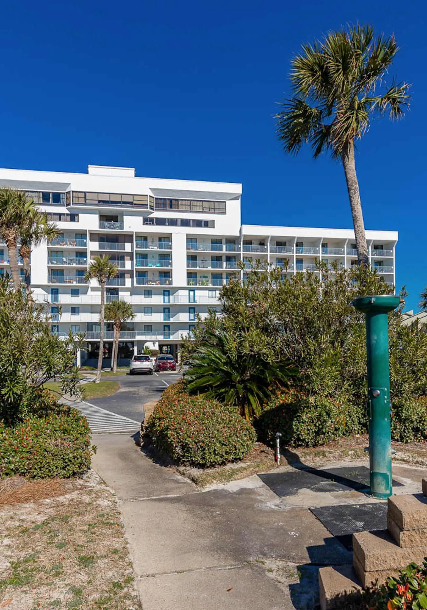 Inviting Condo w/ Shared Pools, Hot Tub, Tennis, & Beach Access