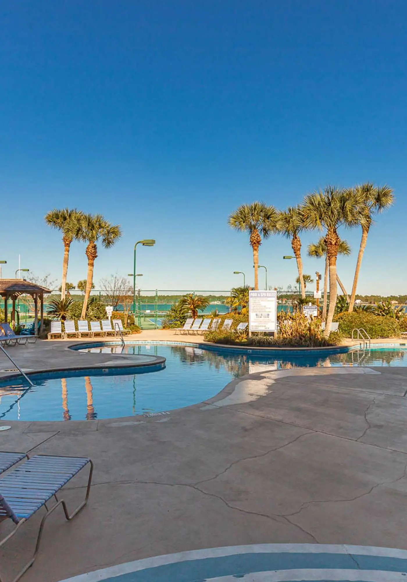 Inviting Condo w/ Shared Pools, Hot Tub, Tennis, & Beach Access