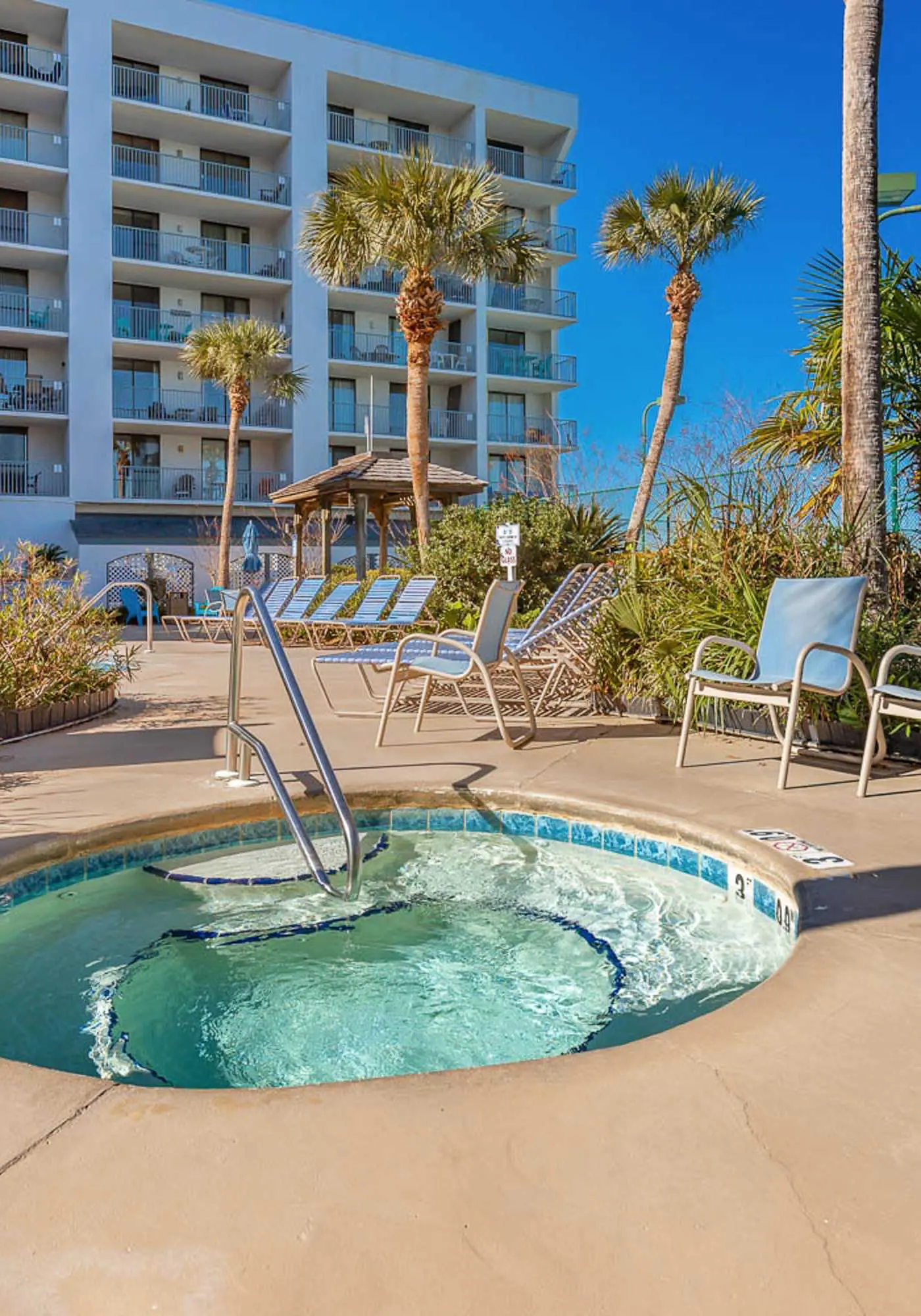 Inviting Condo w/ Shared Pools, Hot Tub, Tennis, & Beach Access