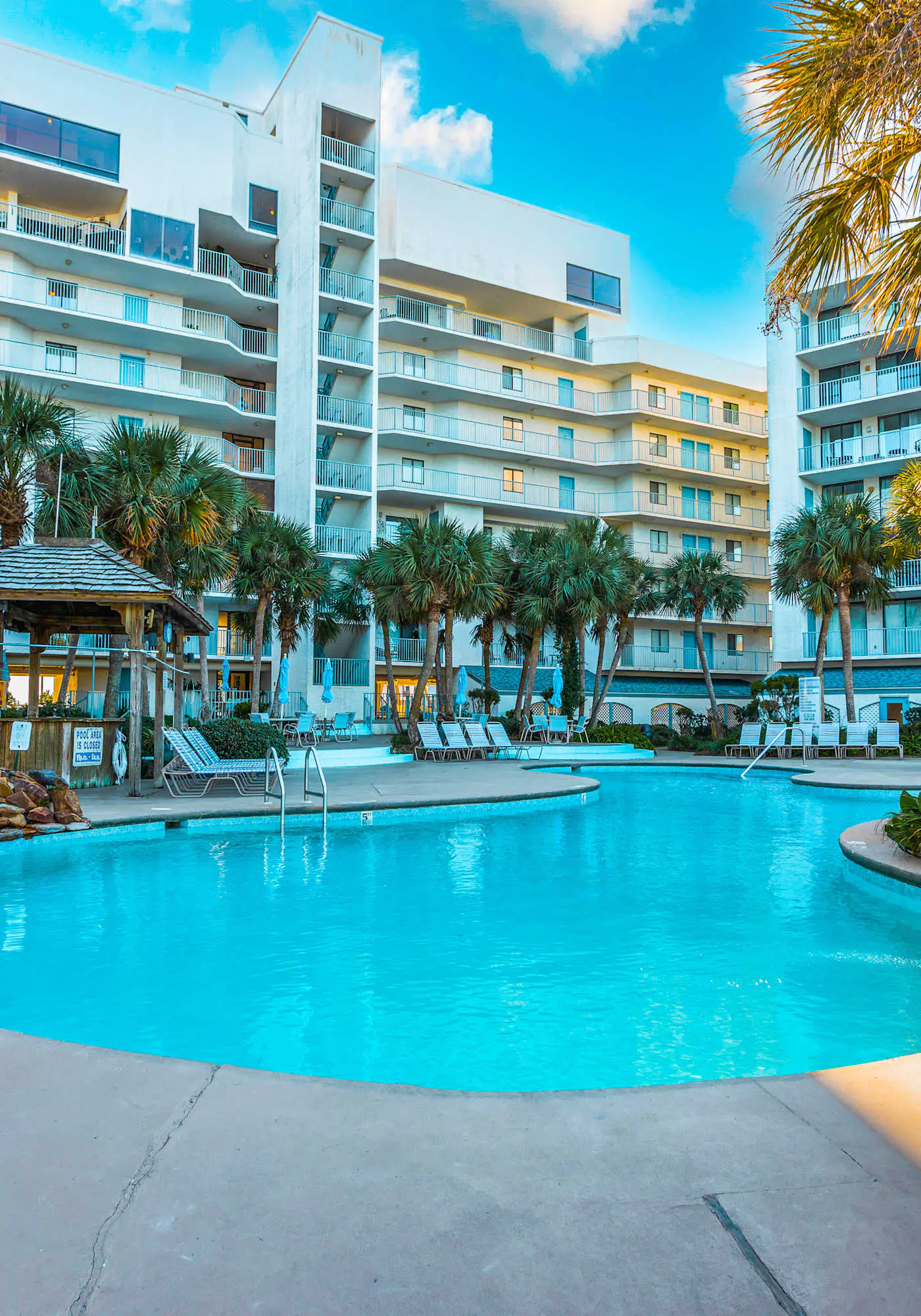 Inviting Condo w/ Shared Pools, Hot Tub, Tennis, & Beach Access