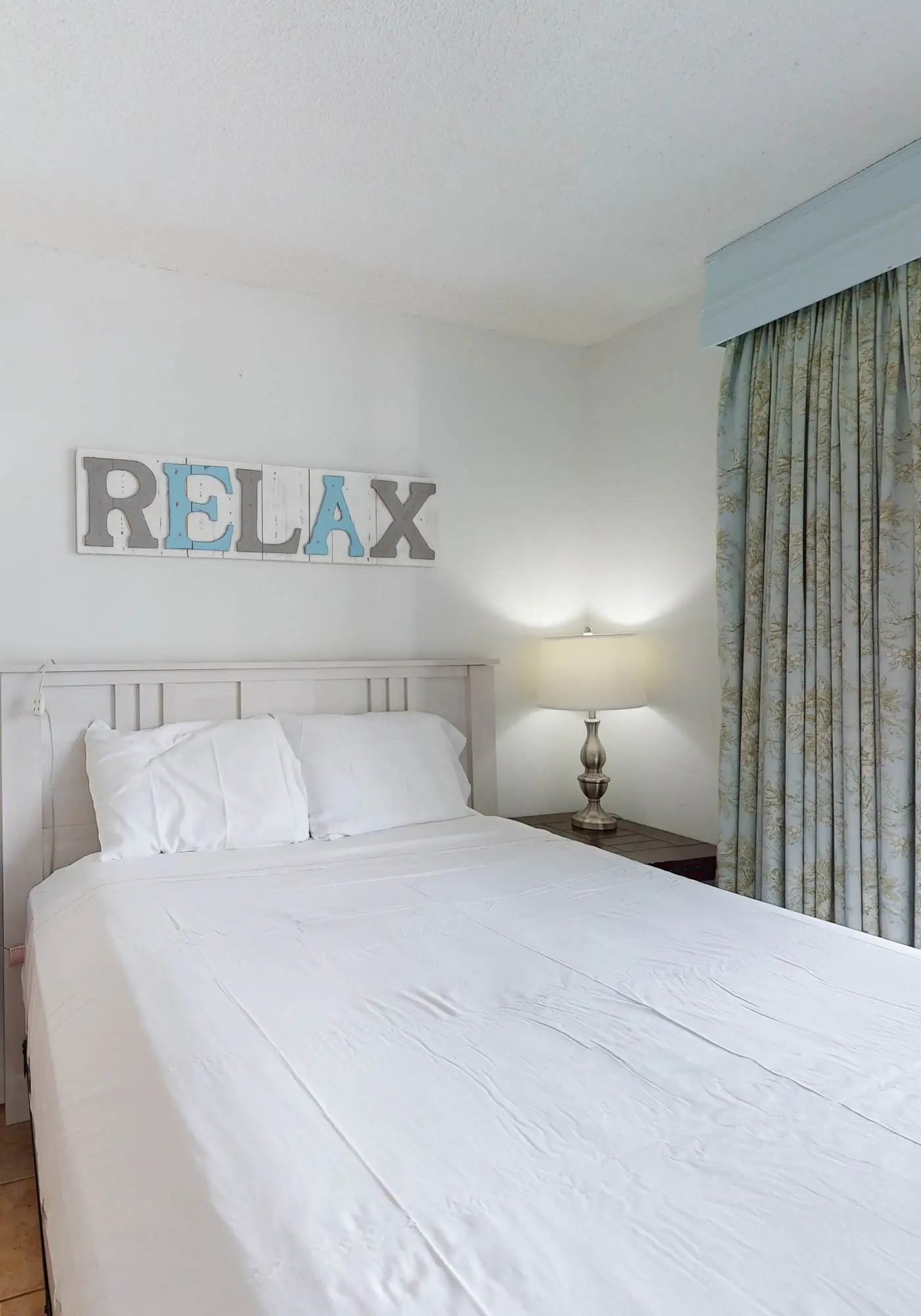 Inviting Condo w/ Shared Pools, Hot Tub, Tennis, & Beach Access