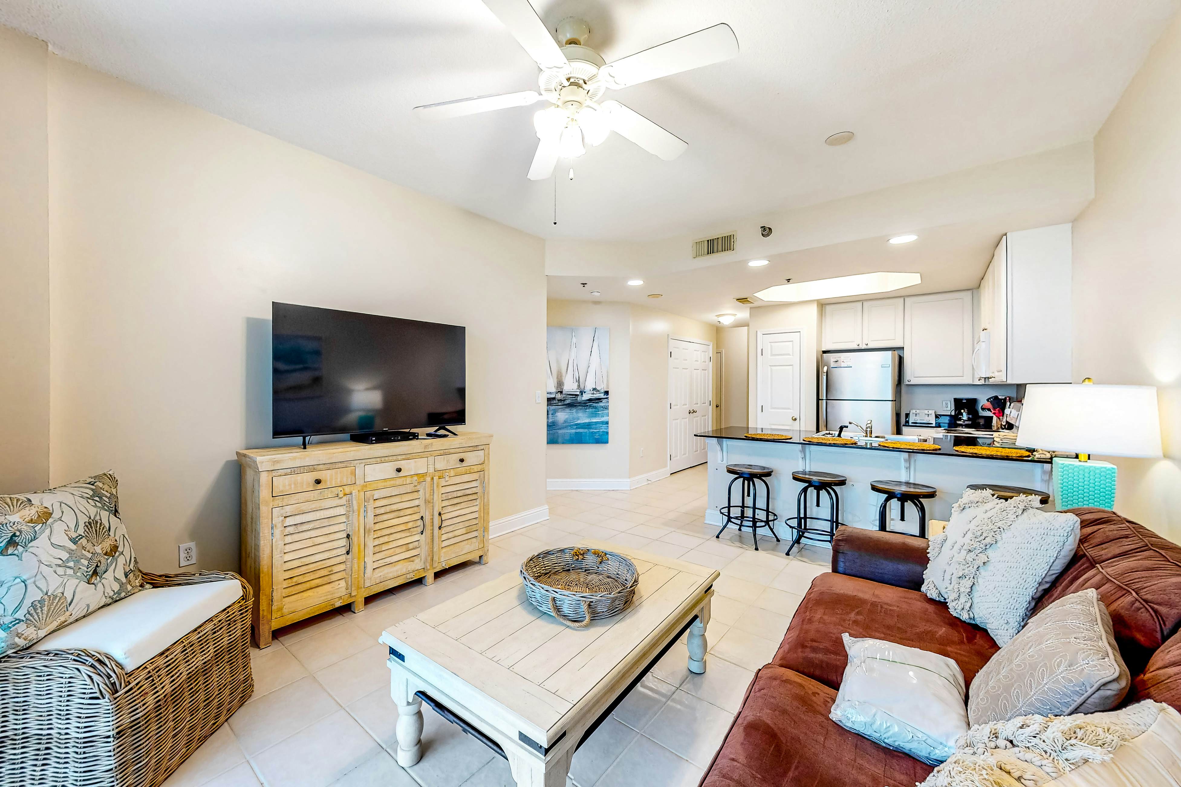 Ocean & Gulf front condo w/furnished balcony, shared in/outdoor pools, & hot tub