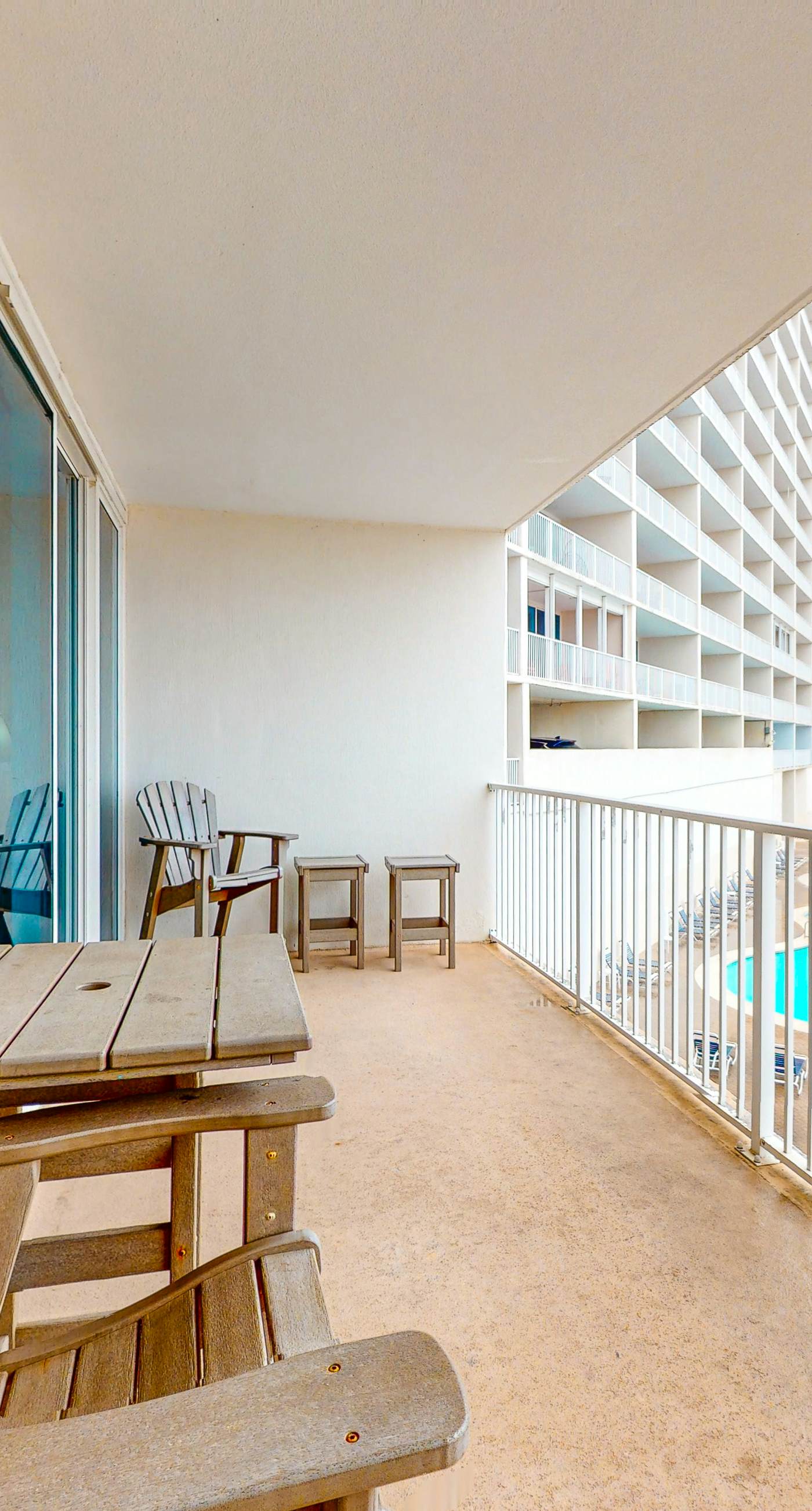 Ocean & Gulf front condo w/furnished balcony, shared in/outdoor pools, & hot tub