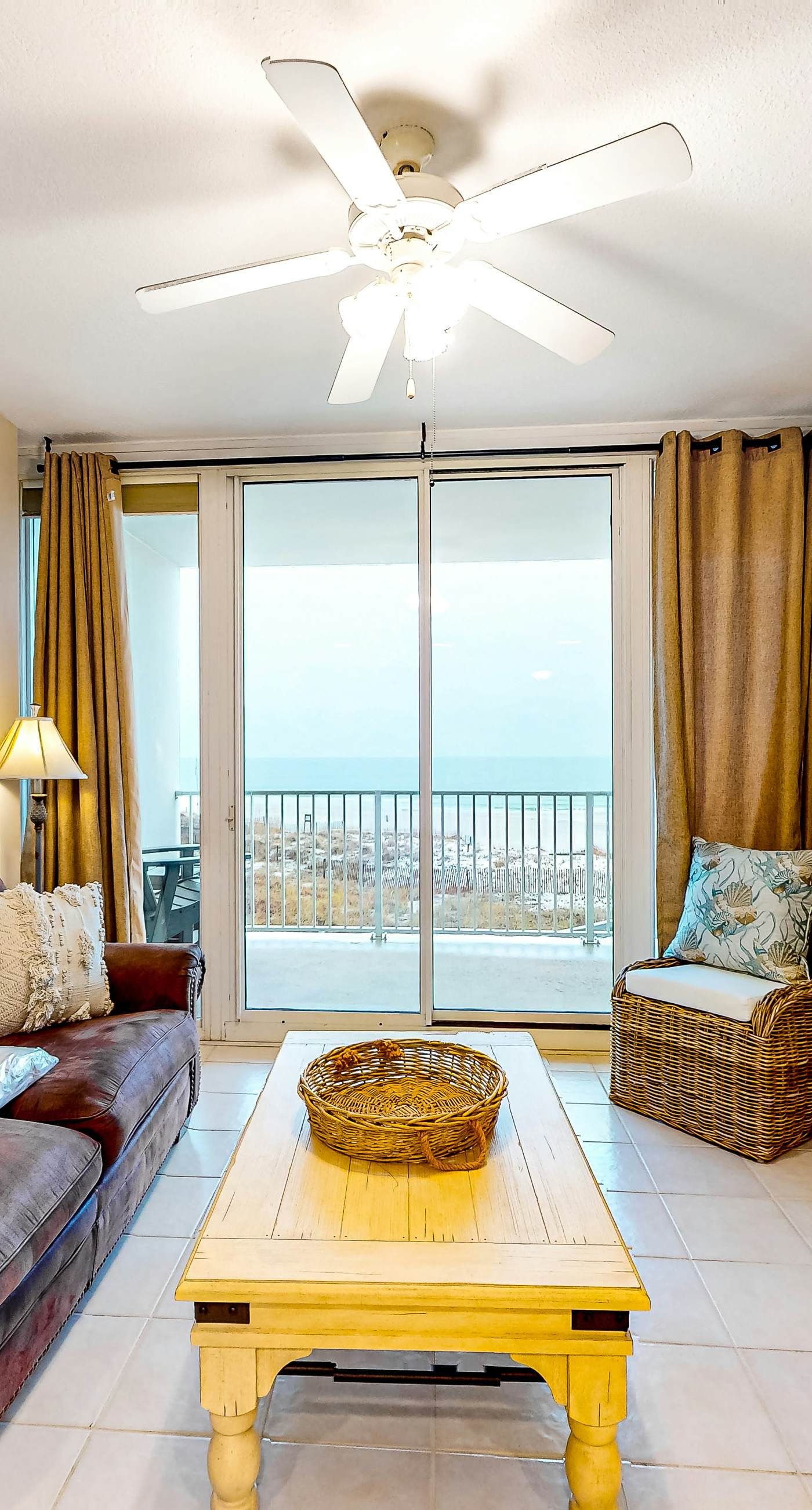 Ocean & Gulf front condo w/furnished balcony, shared in/outdoor pools, & hot tub