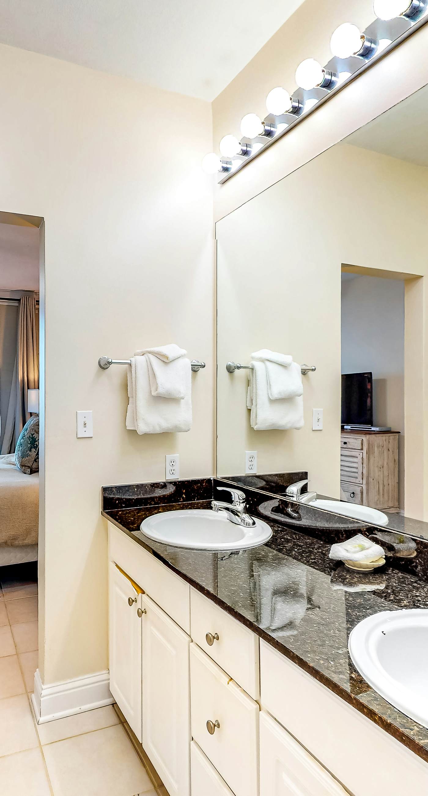 Ocean & Gulf front condo w/furnished balcony, shared in/outdoor pools, & hot tub