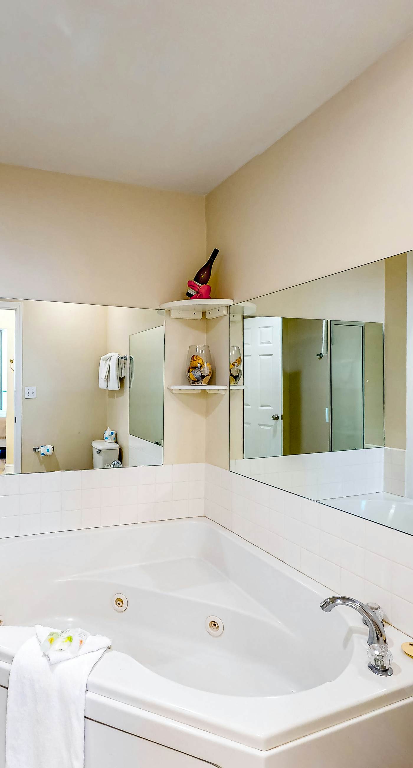 Ocean & Gulf front condo w/furnished balcony, shared in/outdoor pools, & hot tub