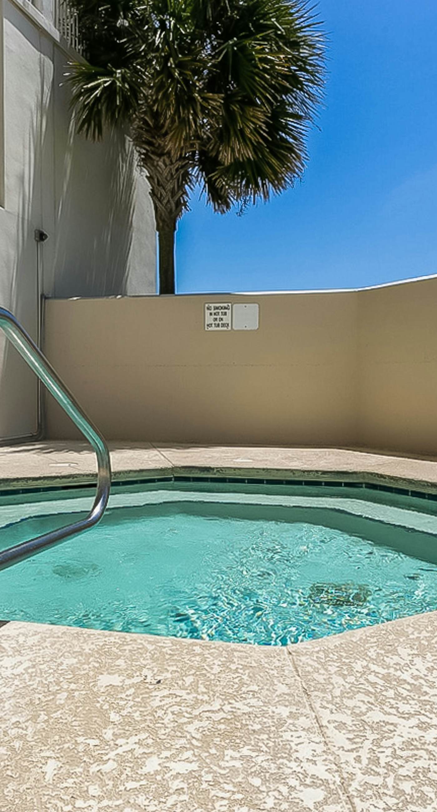 Ocean & Gulf front condo w/furnished balcony, shared in/outdoor pools, & hot tub