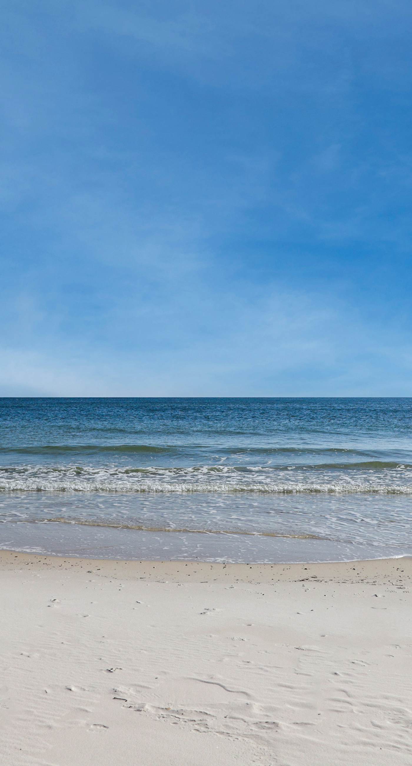 Ocean & Gulf front condo w/furnished balcony, shared in/outdoor pools, & hot tub