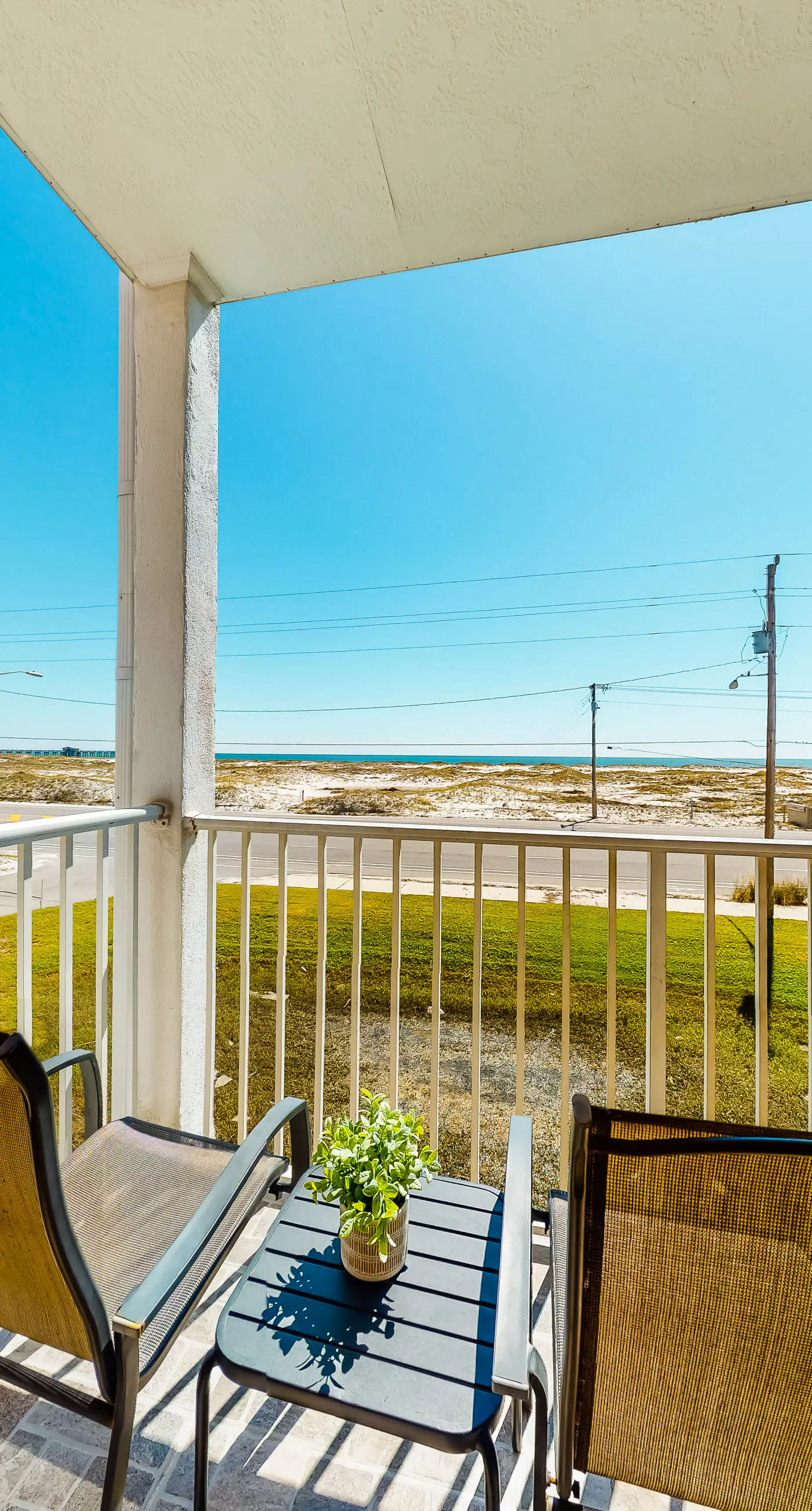 Second Floor Condo w Shared Pool & Hot Tub, WiFi, Central AC, and Washer Dryer