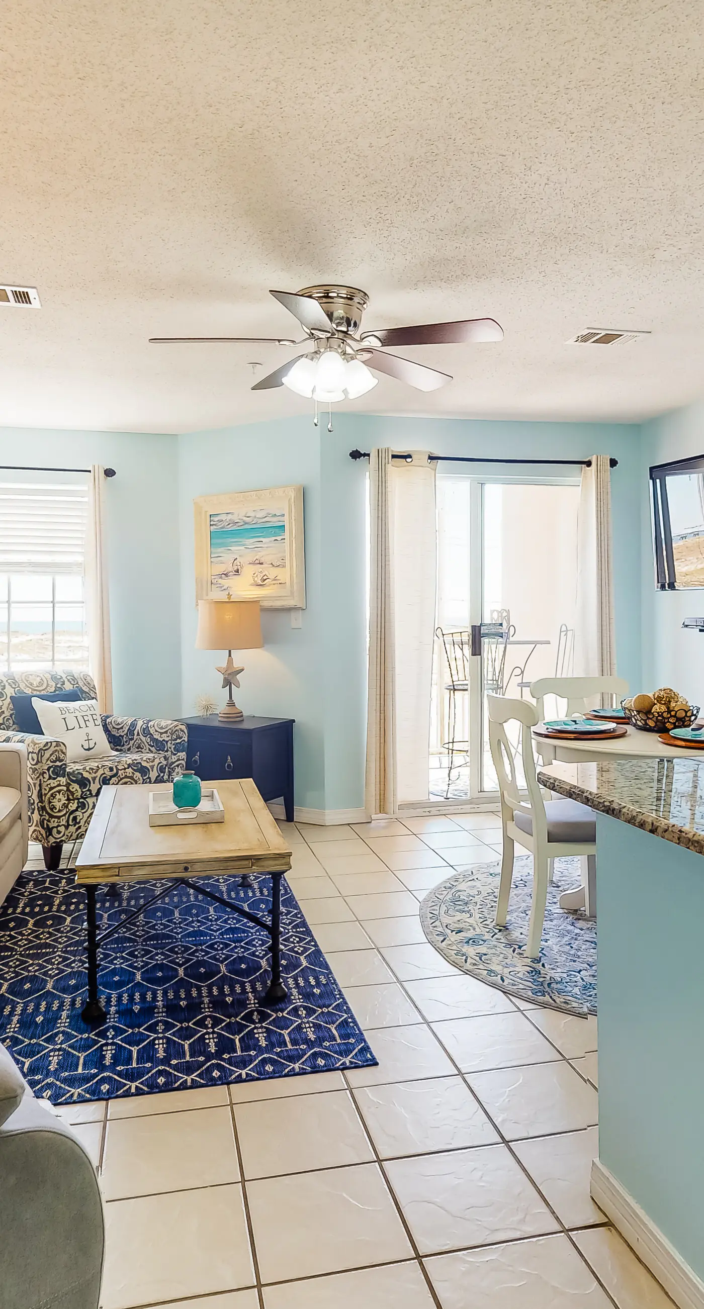 Second Floor Condo w Shared Pool & Hot Tub, WiFi, Central AC, and Washer Dryer