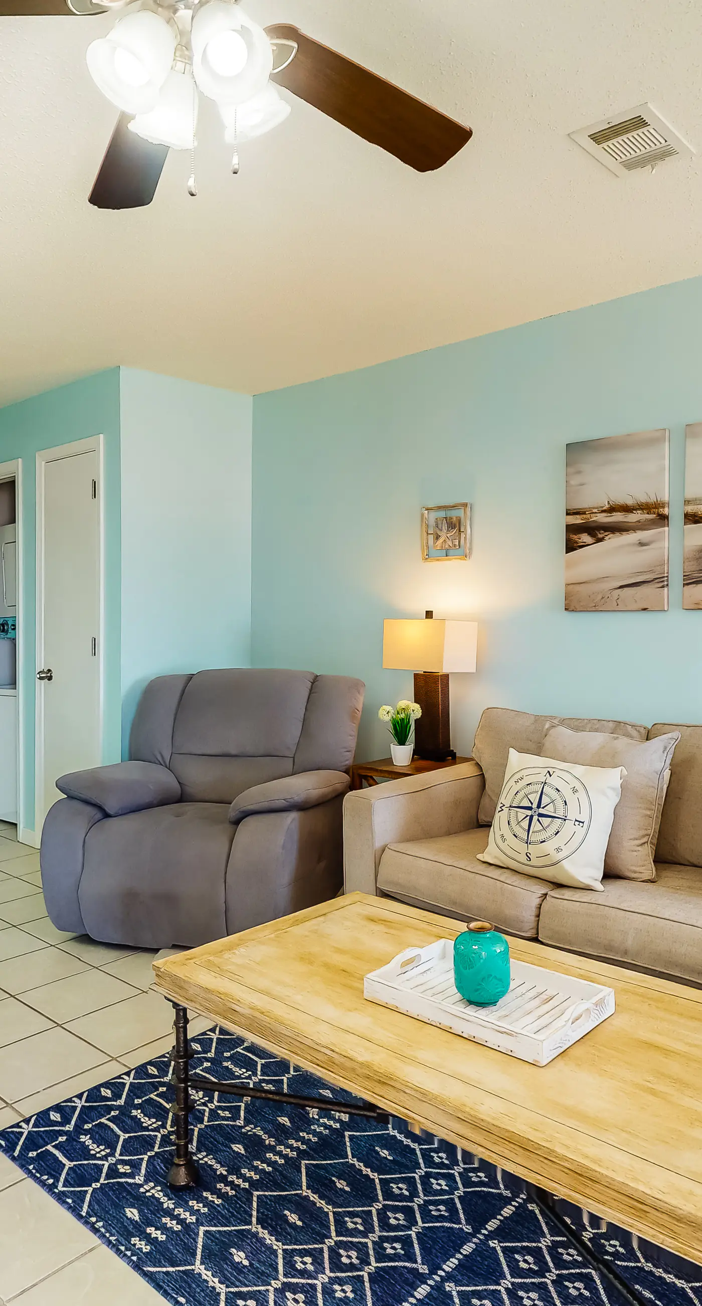 Second Floor Condo w Shared Pool & Hot Tub, WiFi, Central AC, and Washer Dryer