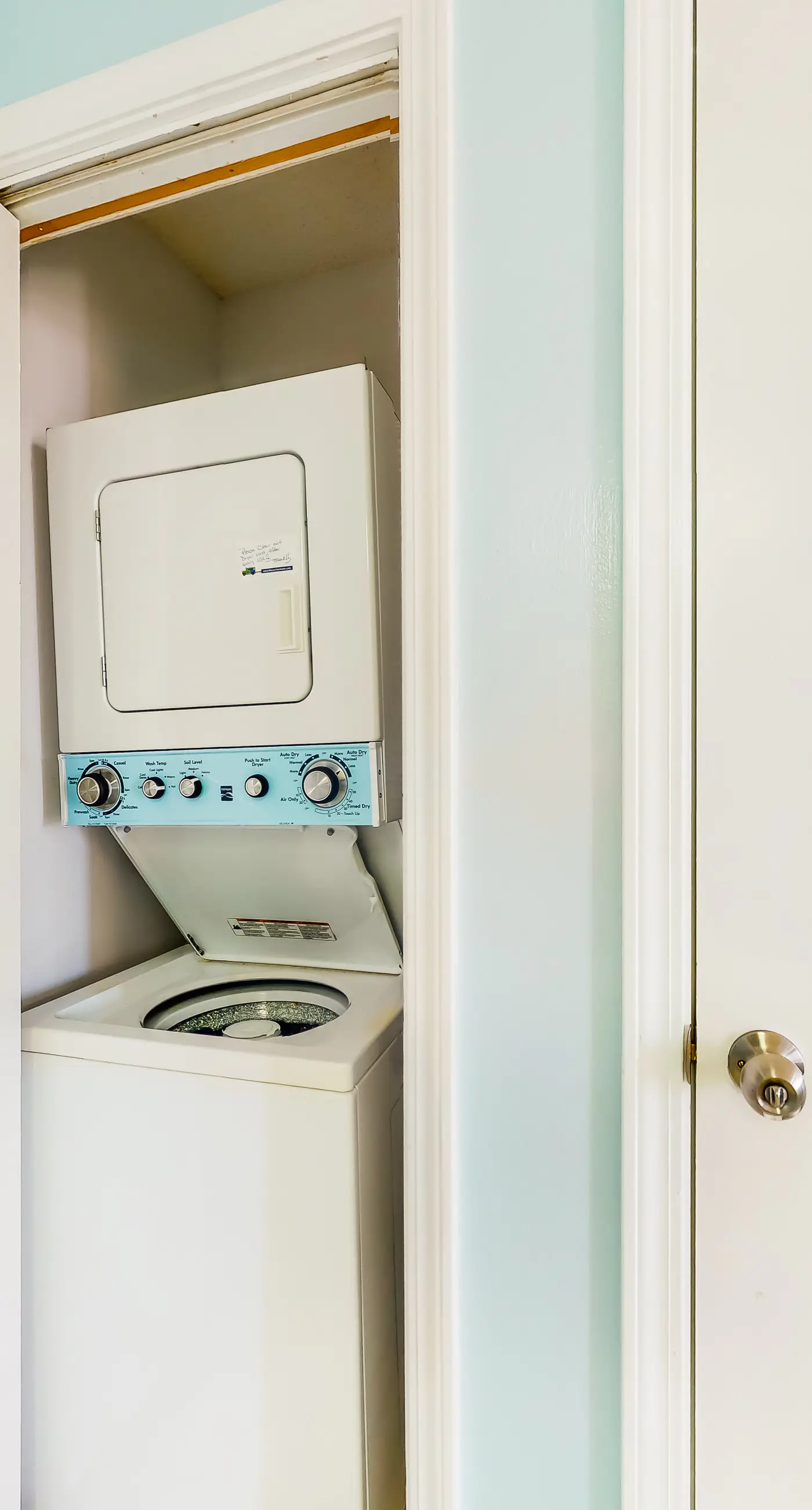 Second Floor Condo w Shared Pool & Hot Tub, WiFi, Central AC, and Washer Dryer