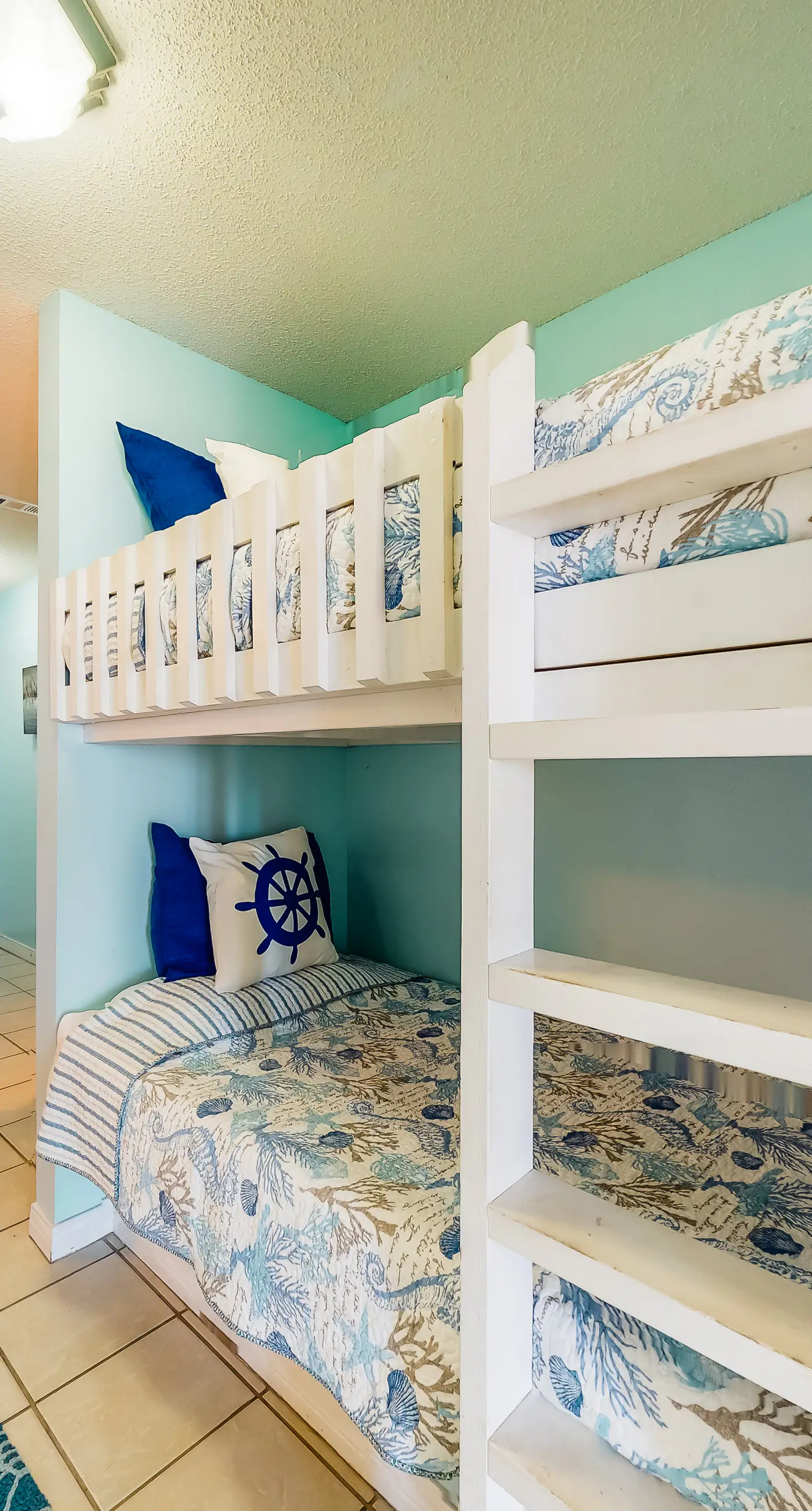 Second Floor Condo w Shared Pool & Hot Tub, WiFi, Central AC, and Washer Dryer