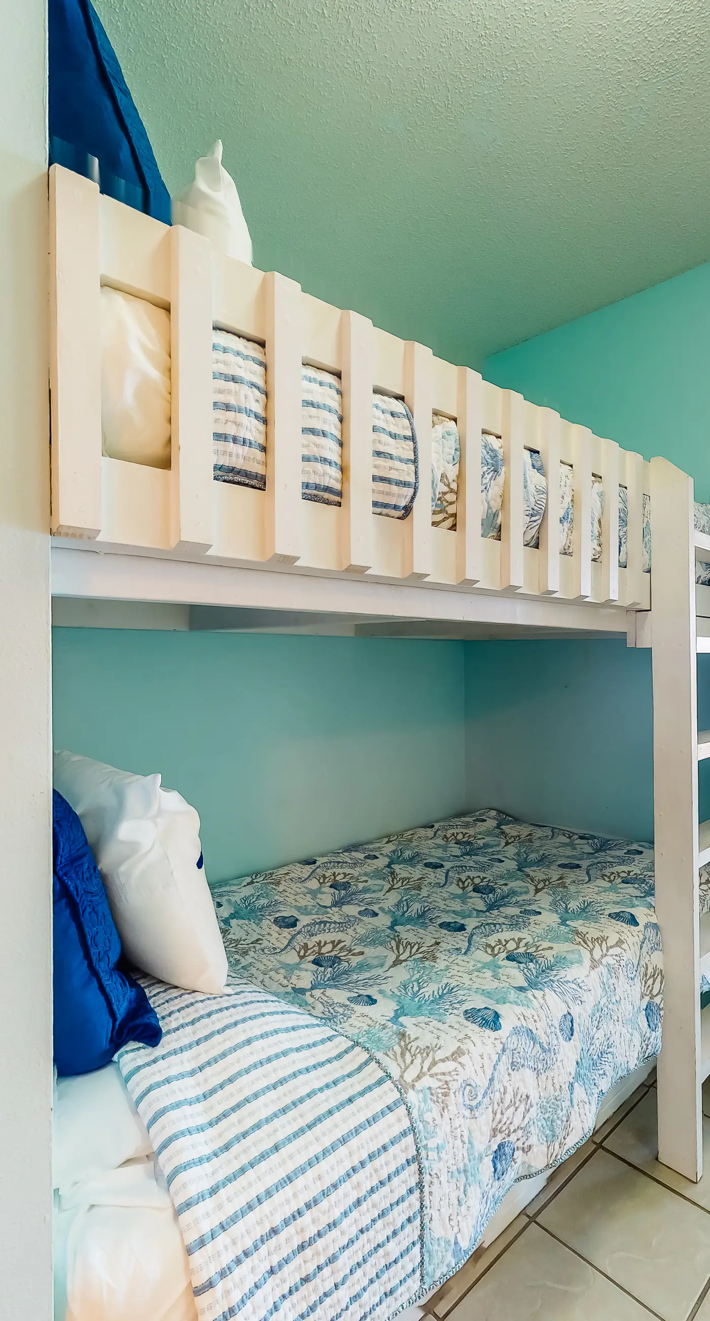 Second Floor Condo w Shared Pool & Hot Tub, WiFi, Central AC, and Washer Dryer