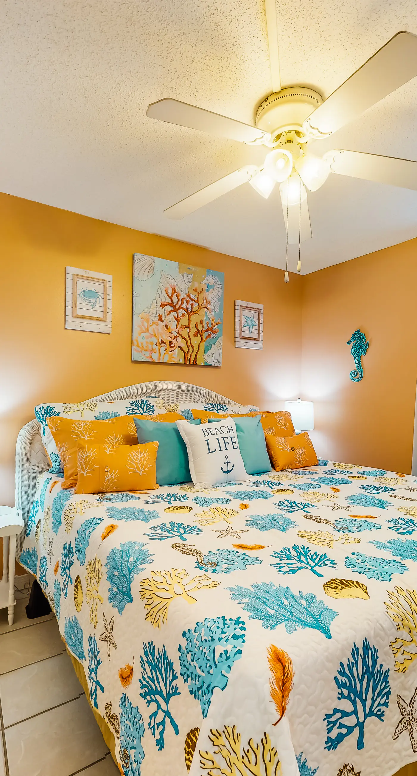 Second Floor Condo w Shared Pool & Hot Tub, WiFi, Central AC, and Washer Dryer