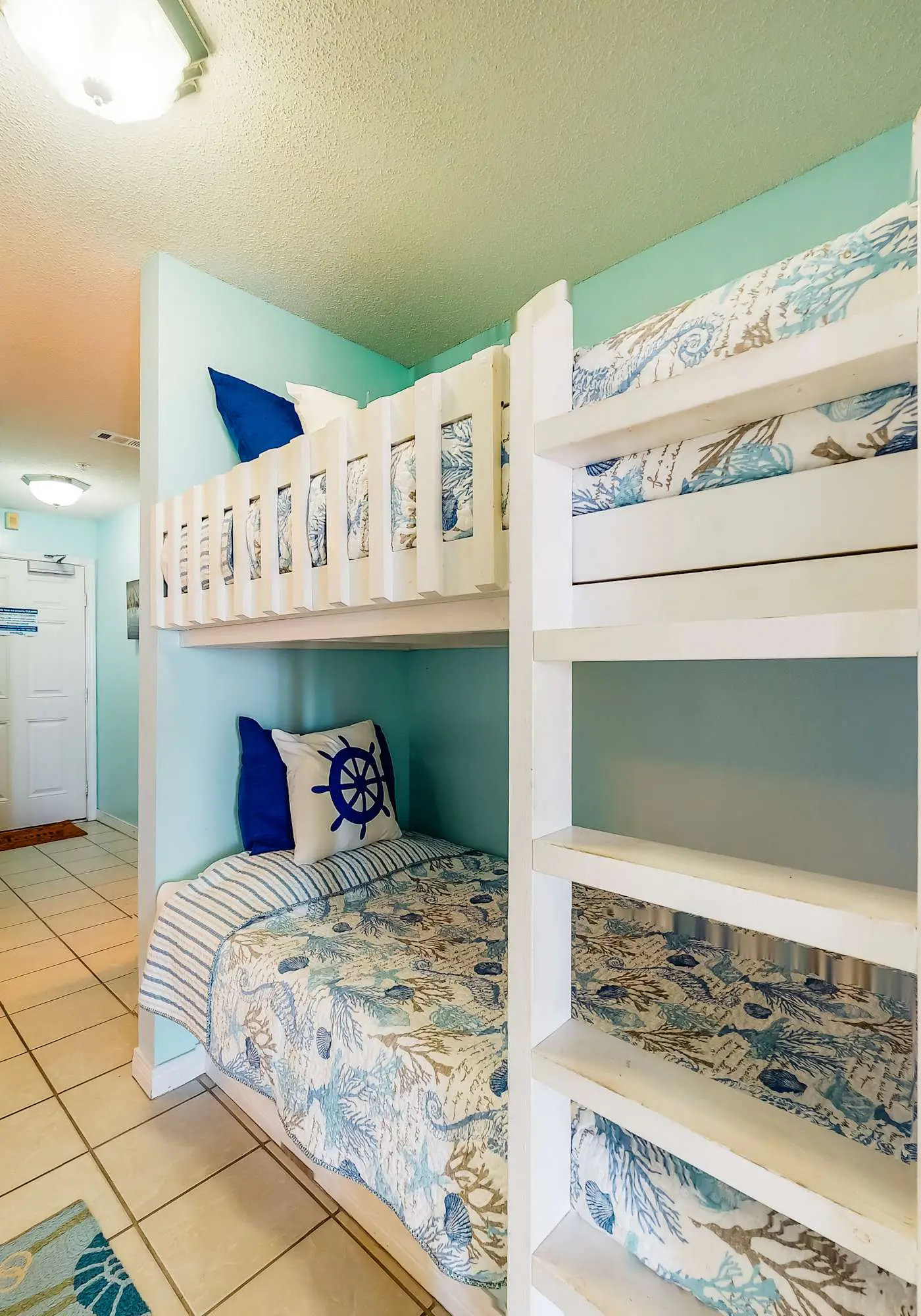 Second Floor Condo w Shared Pool & Hot Tub, WiFi, Central AC, and Washer Dryer