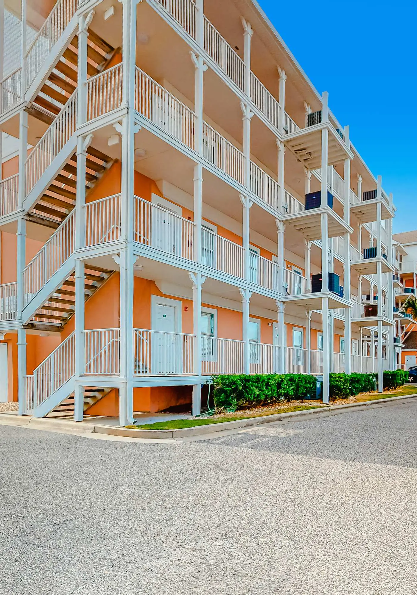 Second Floor Condo w Shared Pool & Hot Tub, WiFi, Central AC, and Washer Dryer