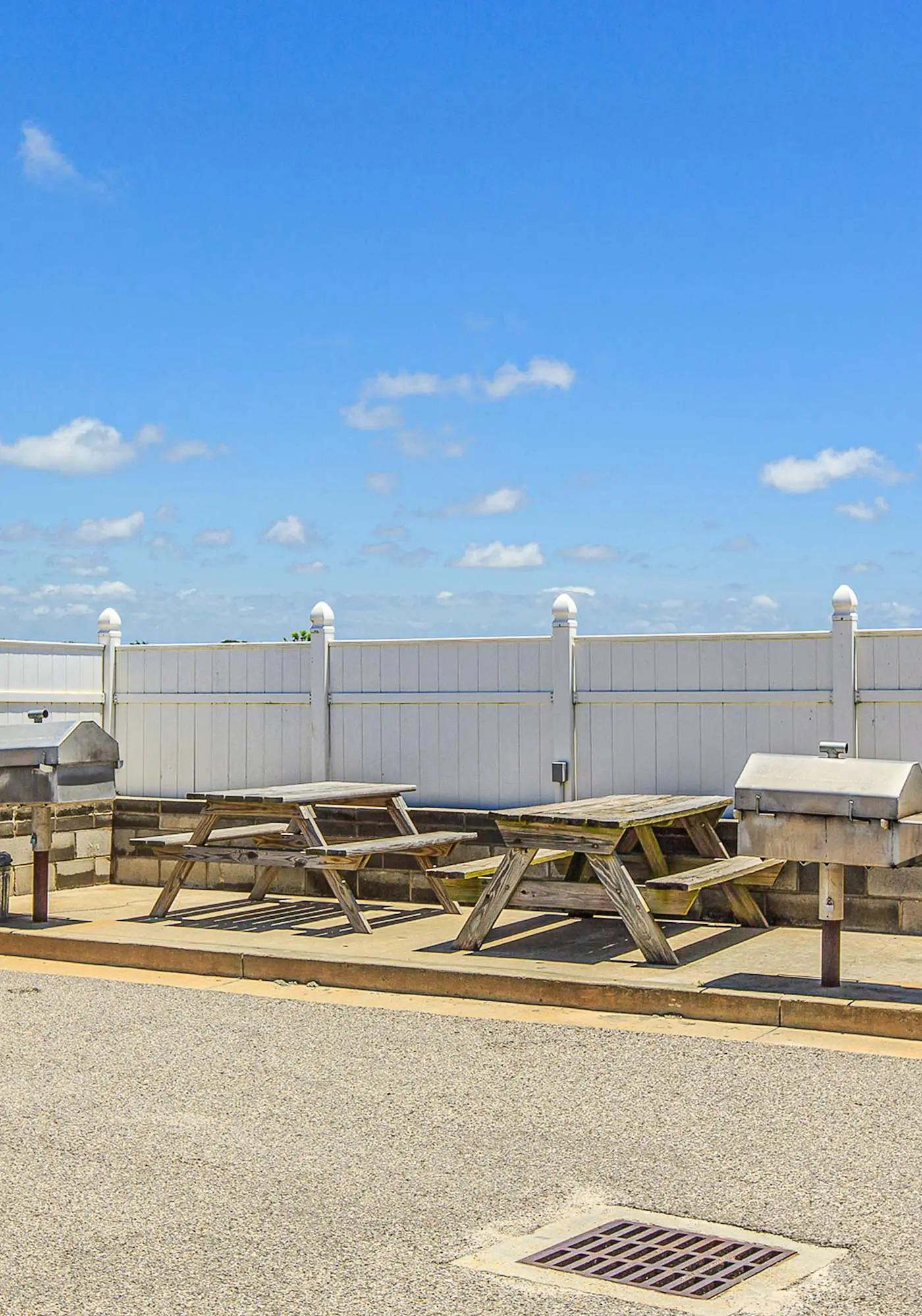 Second Floor Condo w Shared Pool & Hot Tub, WiFi, Central AC, and Washer Dryer