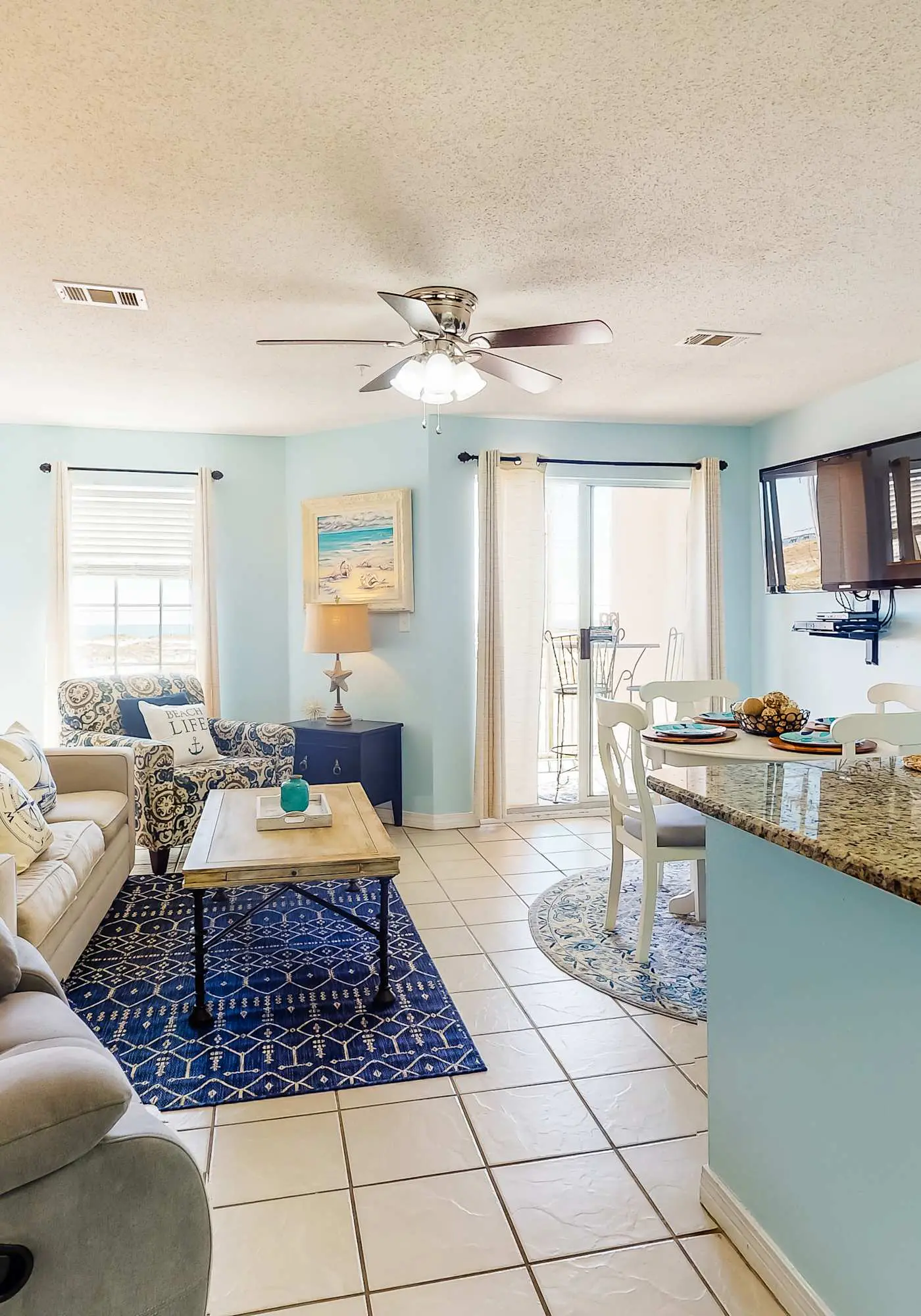 Second Floor Condo w Shared Pool & Hot Tub, WiFi, Central AC, and Washer Dryer