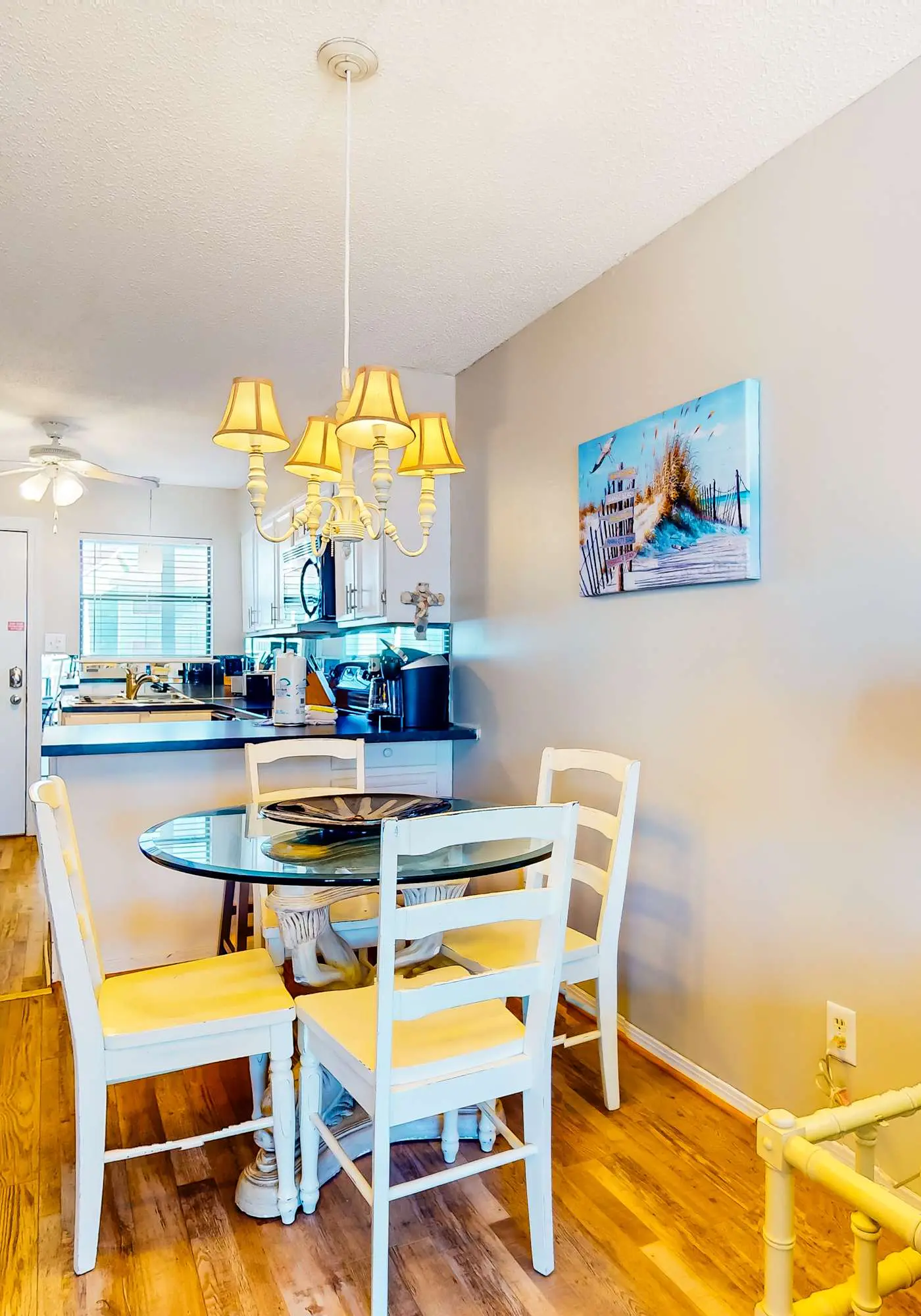 Condo with parking and location near the beach, pools, amazing views