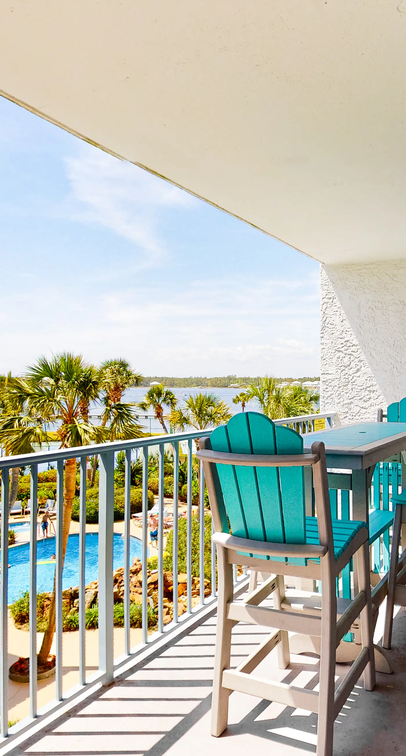 Spacious condo with pool & hot tub - tennis available on-site