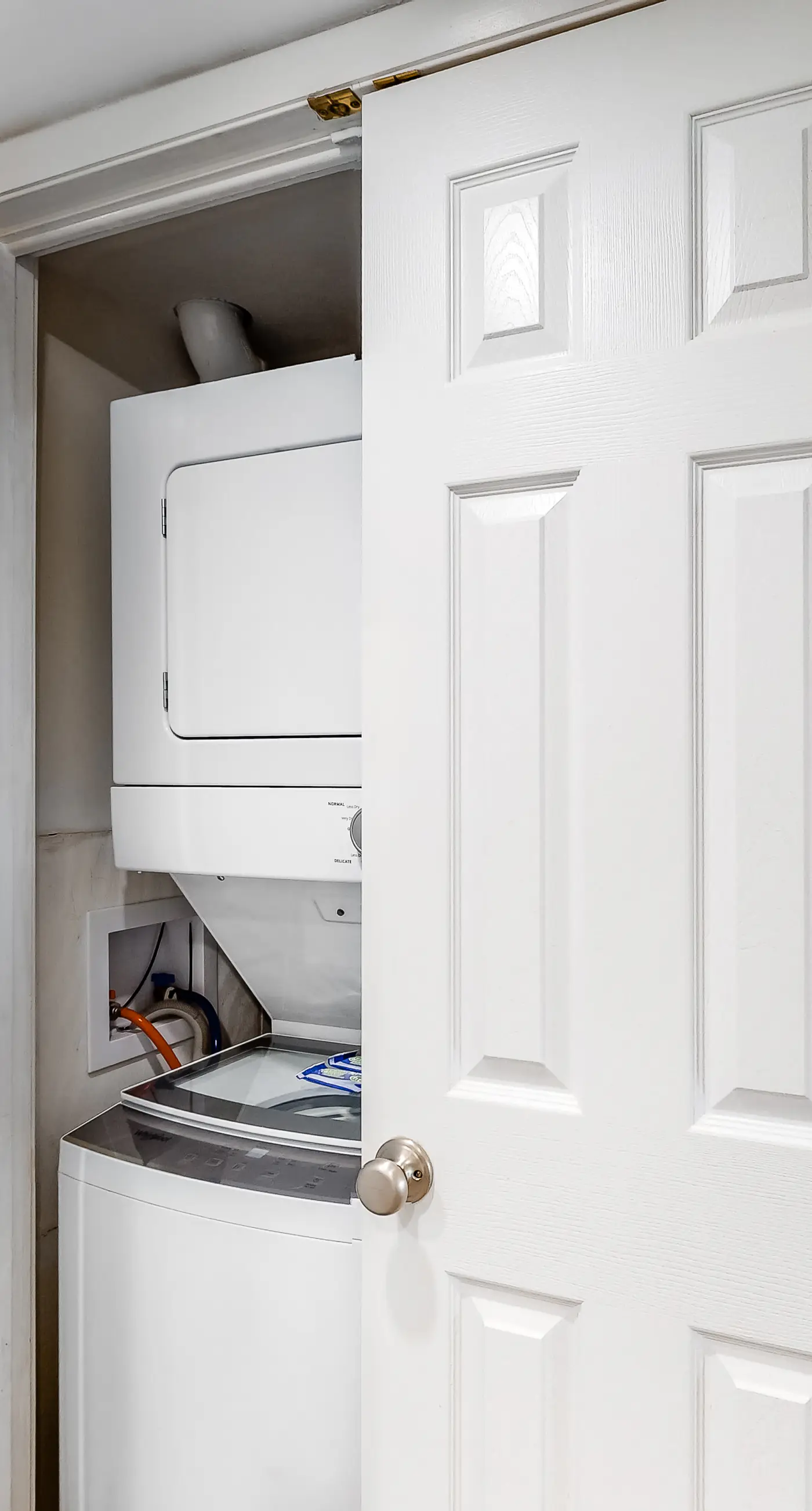 Spacious condo with pool & hot tub - tennis available on-site