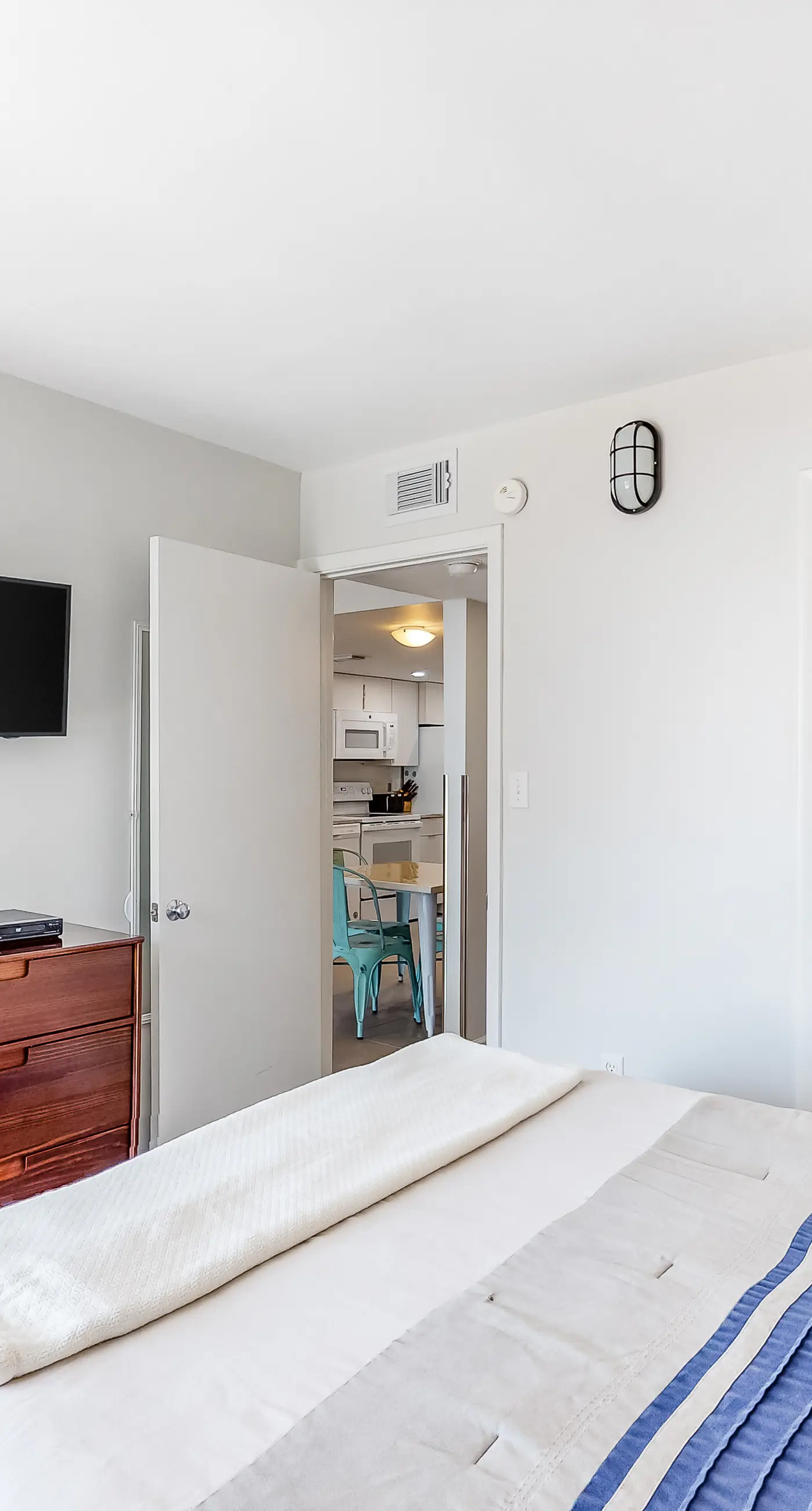 Spacious condo with pool & hot tub - tennis available on-site