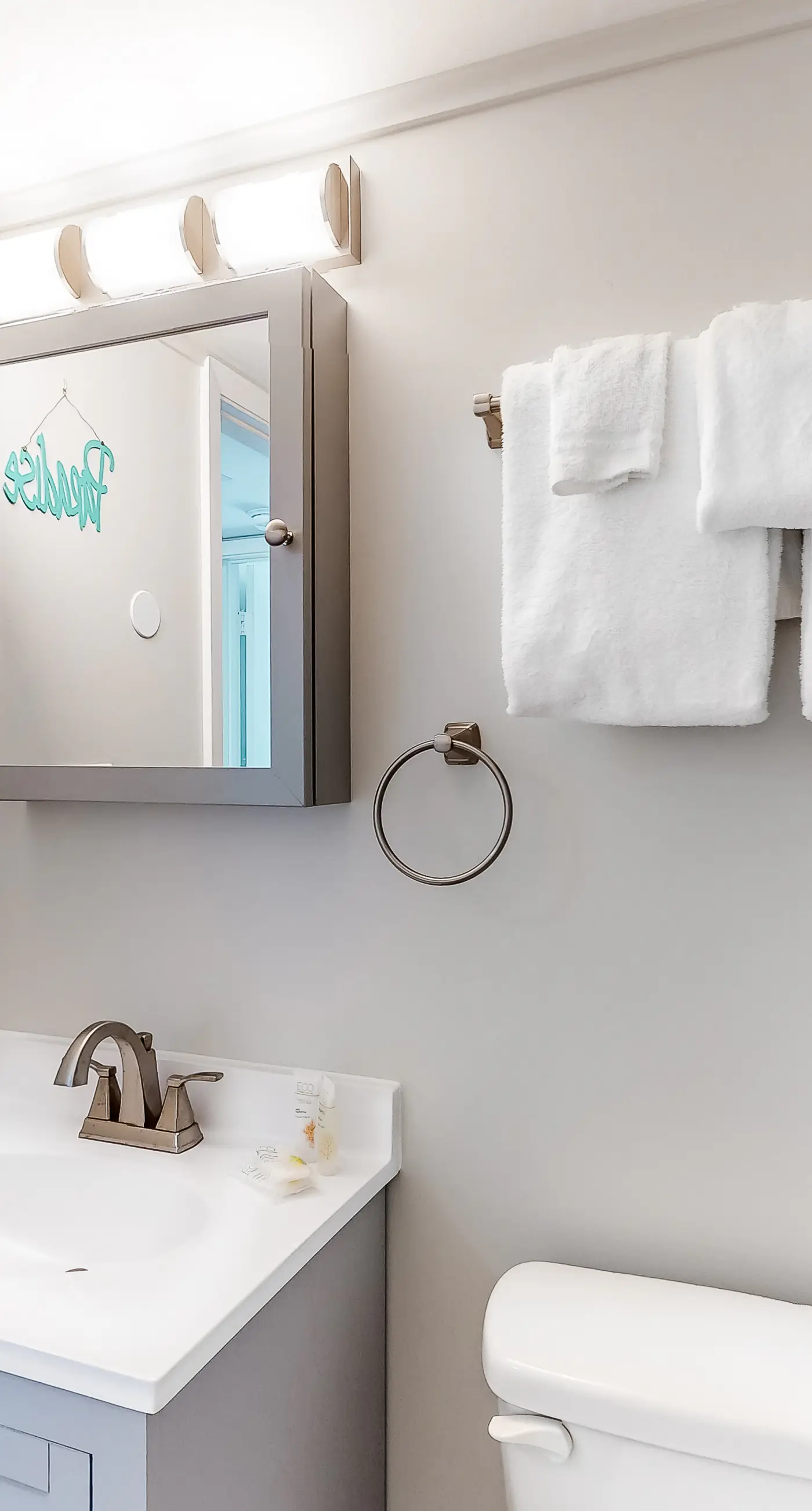 Spacious condo with pool & hot tub - tennis available on-site