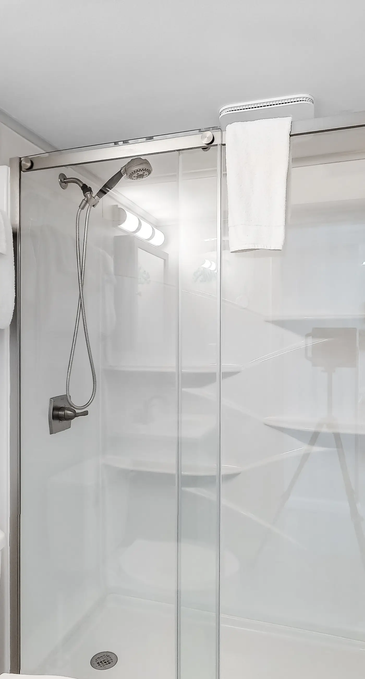 Spacious condo with pool & hot tub - tennis available on-site