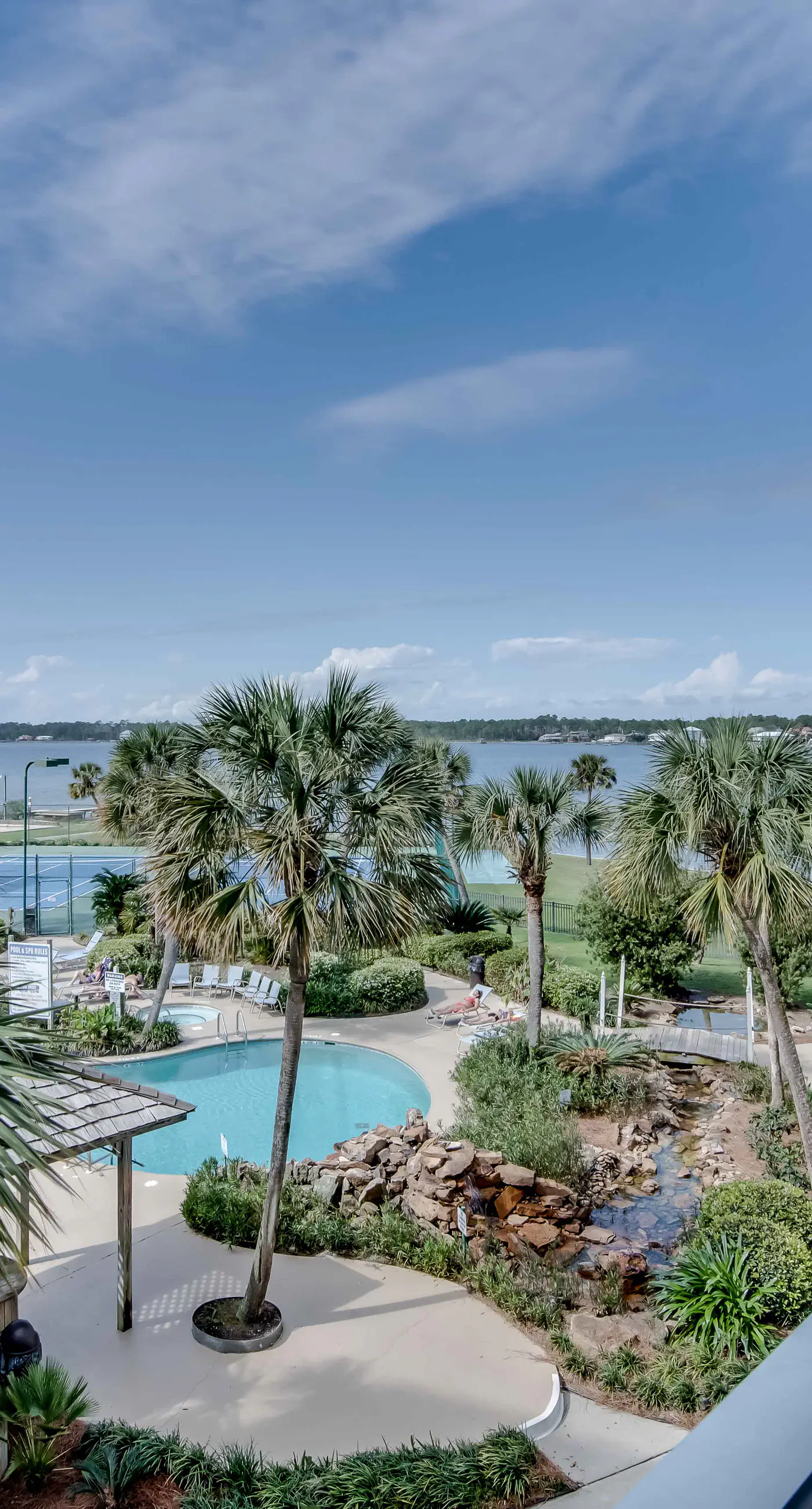 Spacious condo with pool & hot tub - tennis available on-site