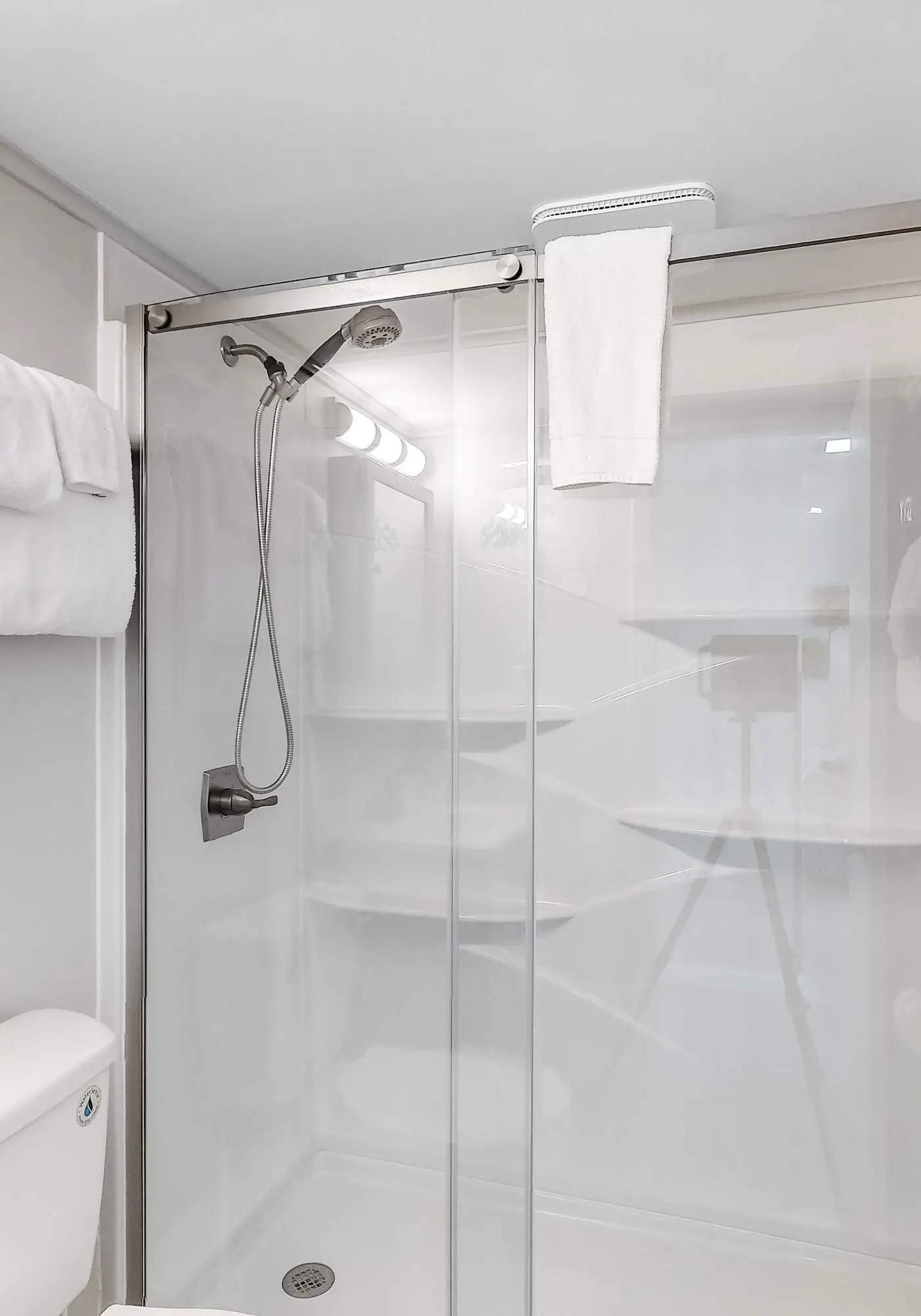 Spacious condo with pool & hot tub - tennis available on-site