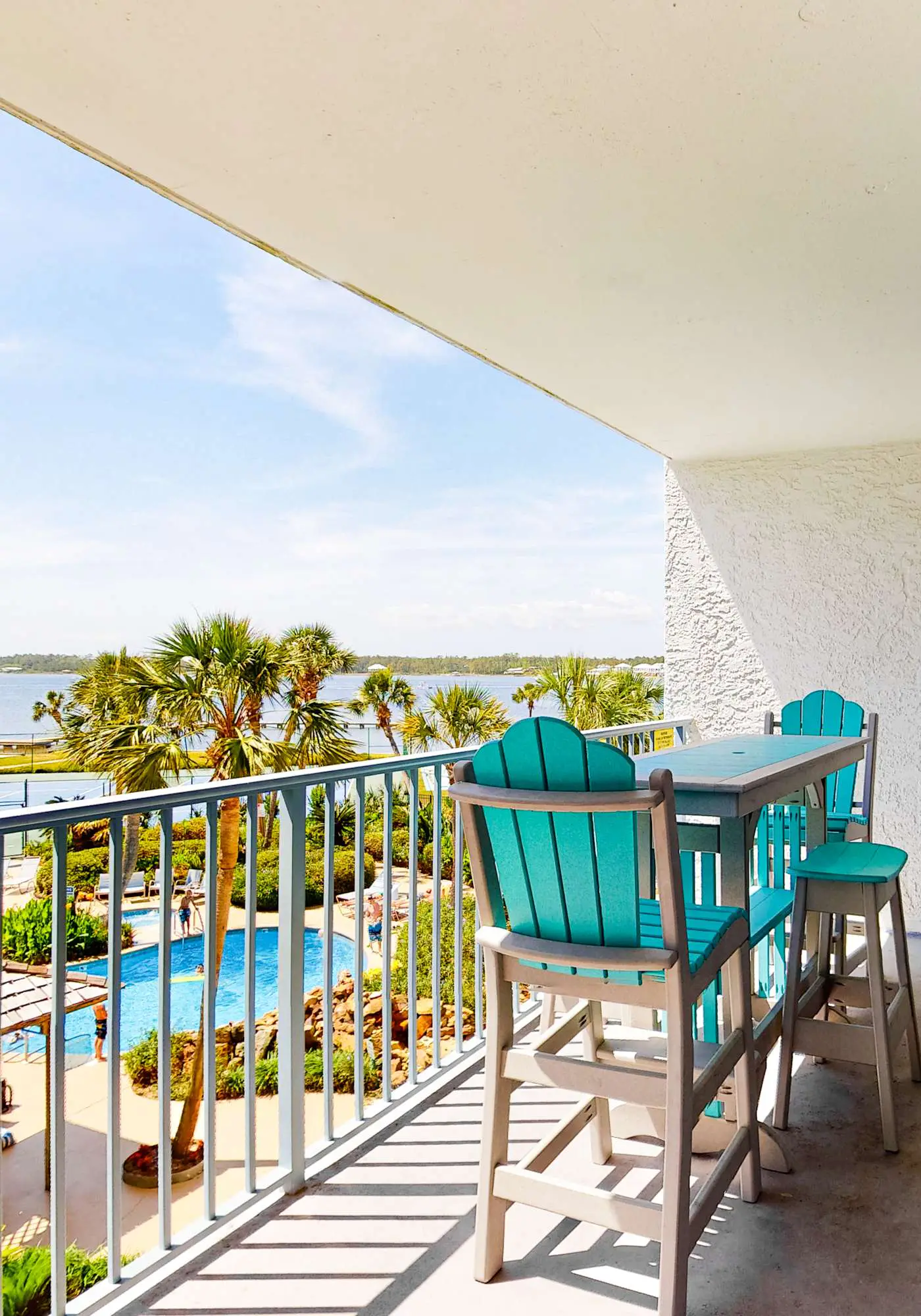 Spacious condo with pool & hot tub - tennis available on-site