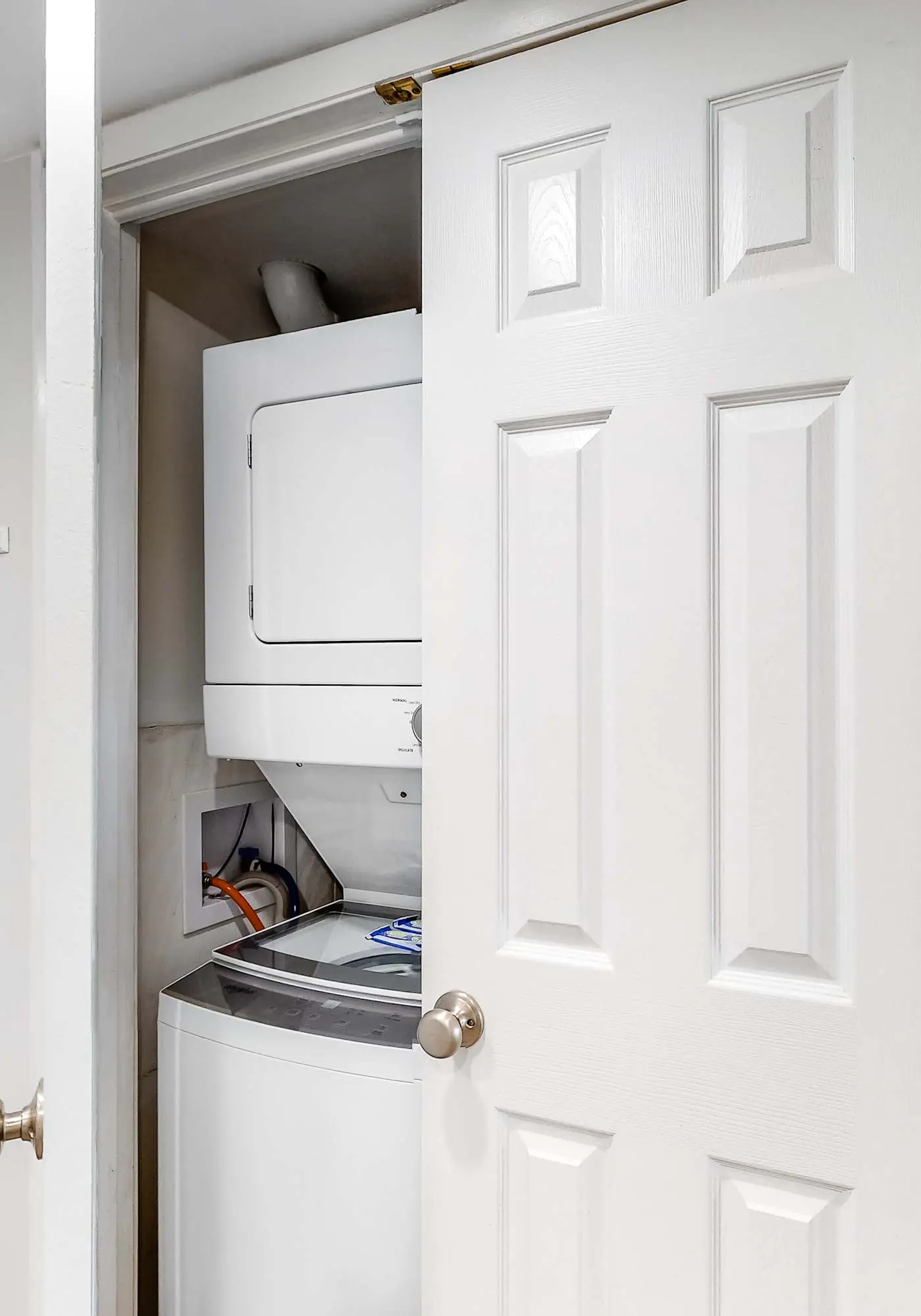 Spacious condo with pool & hot tub - tennis available on-site